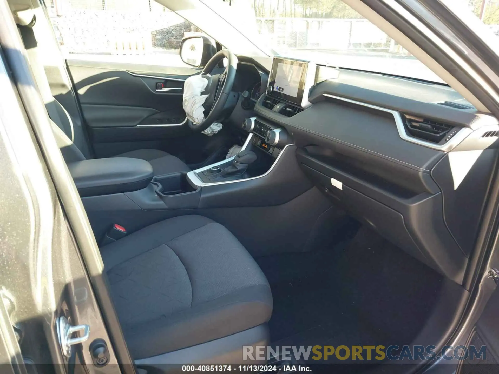 5 Photograph of a damaged car JTMRWRFV5PD177014 TOYOTA RAV4 HYBRID 2023