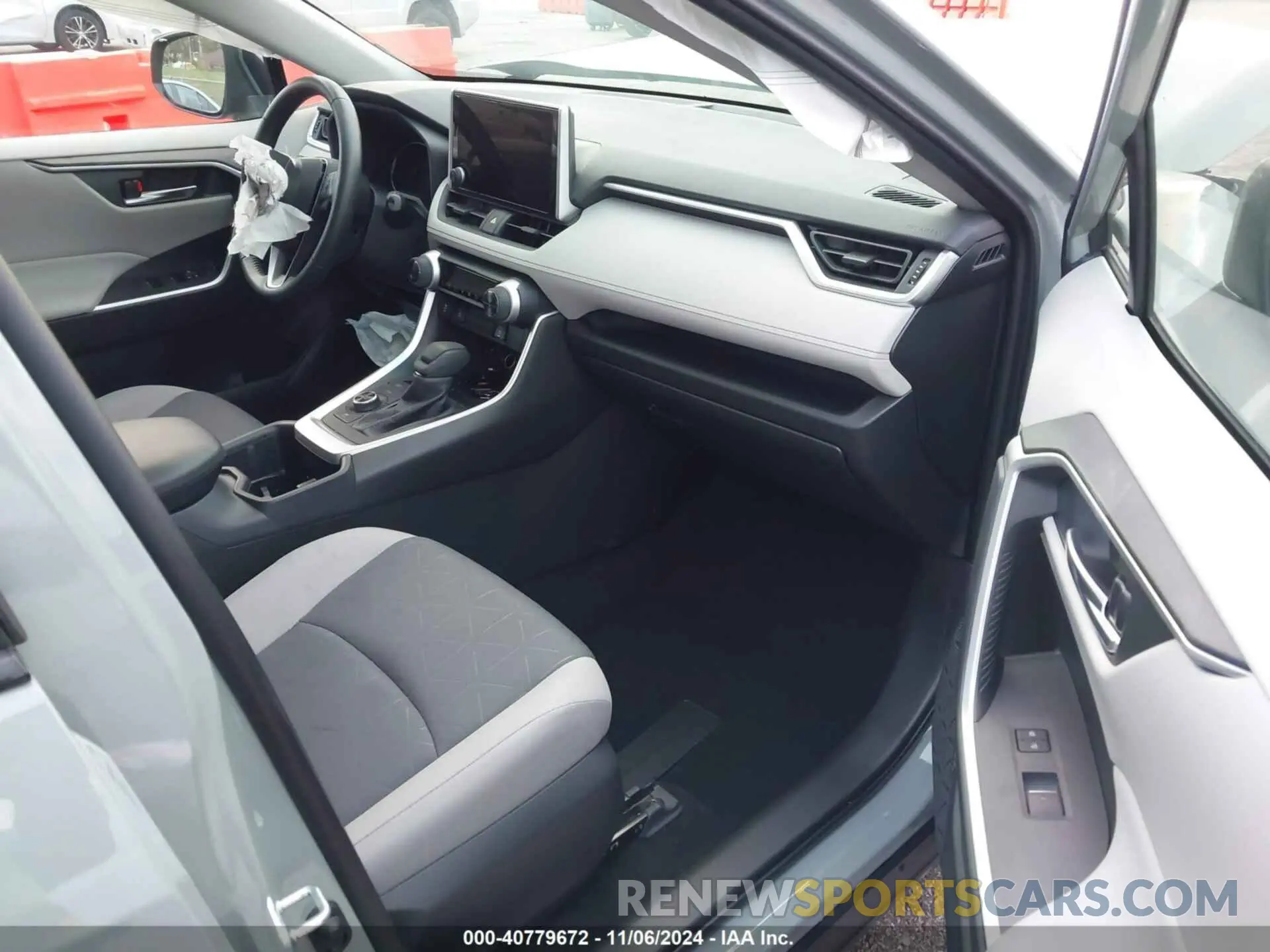 5 Photograph of a damaged car JTMRWRFV9PD196505 TOYOTA RAV4 HYBRID 2023