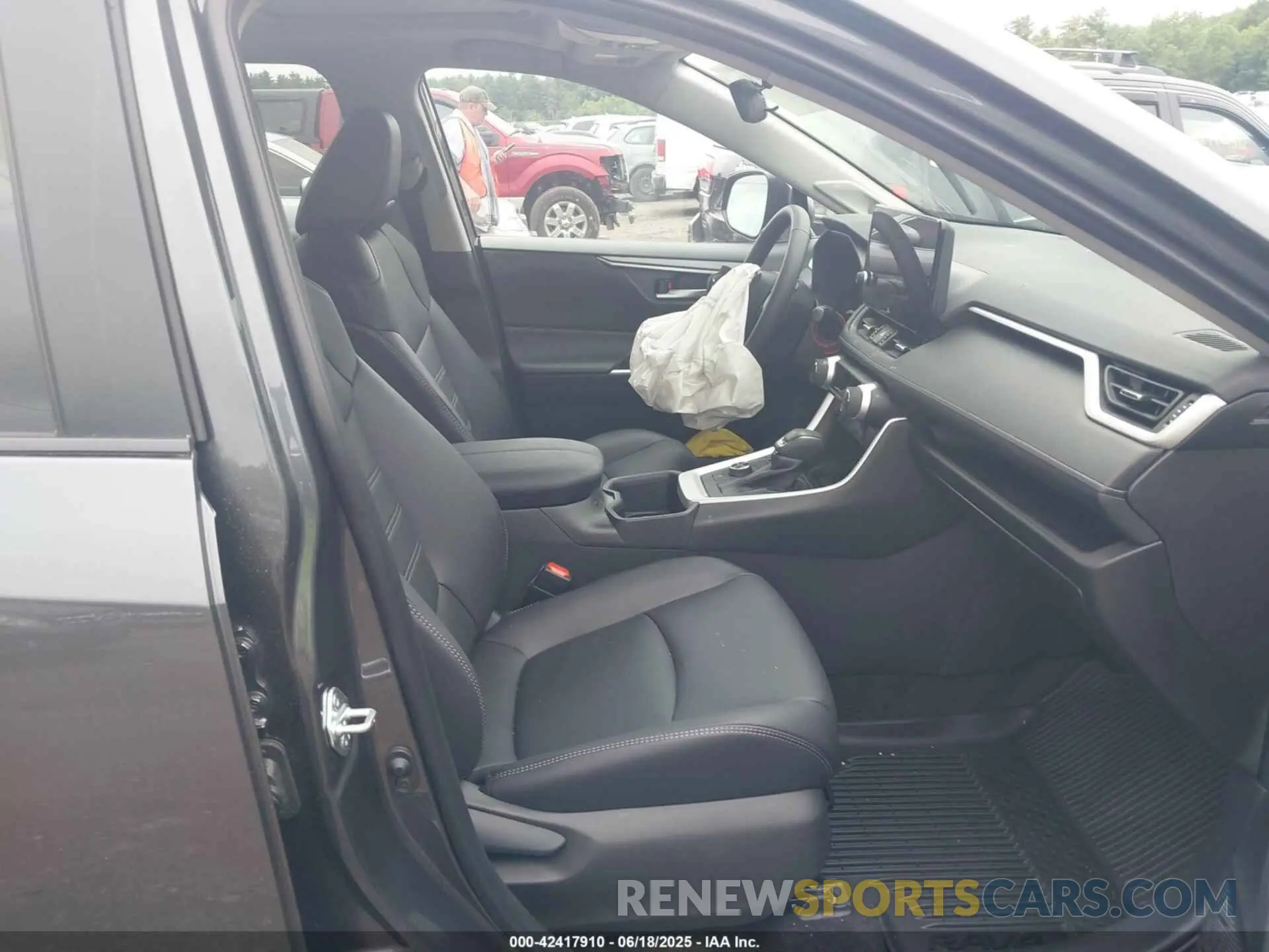 5 Фотография поврежденного автомобиля 2T3B6RFV1RW077600 TOYOTA RAV4 HYBRID 2024