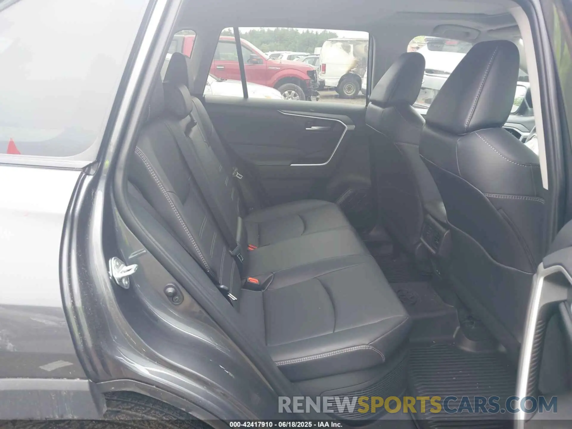 8 Фотография поврежденного автомобиля 2T3B6RFV1RW077600 TOYOTA RAV4 HYBRID 2024