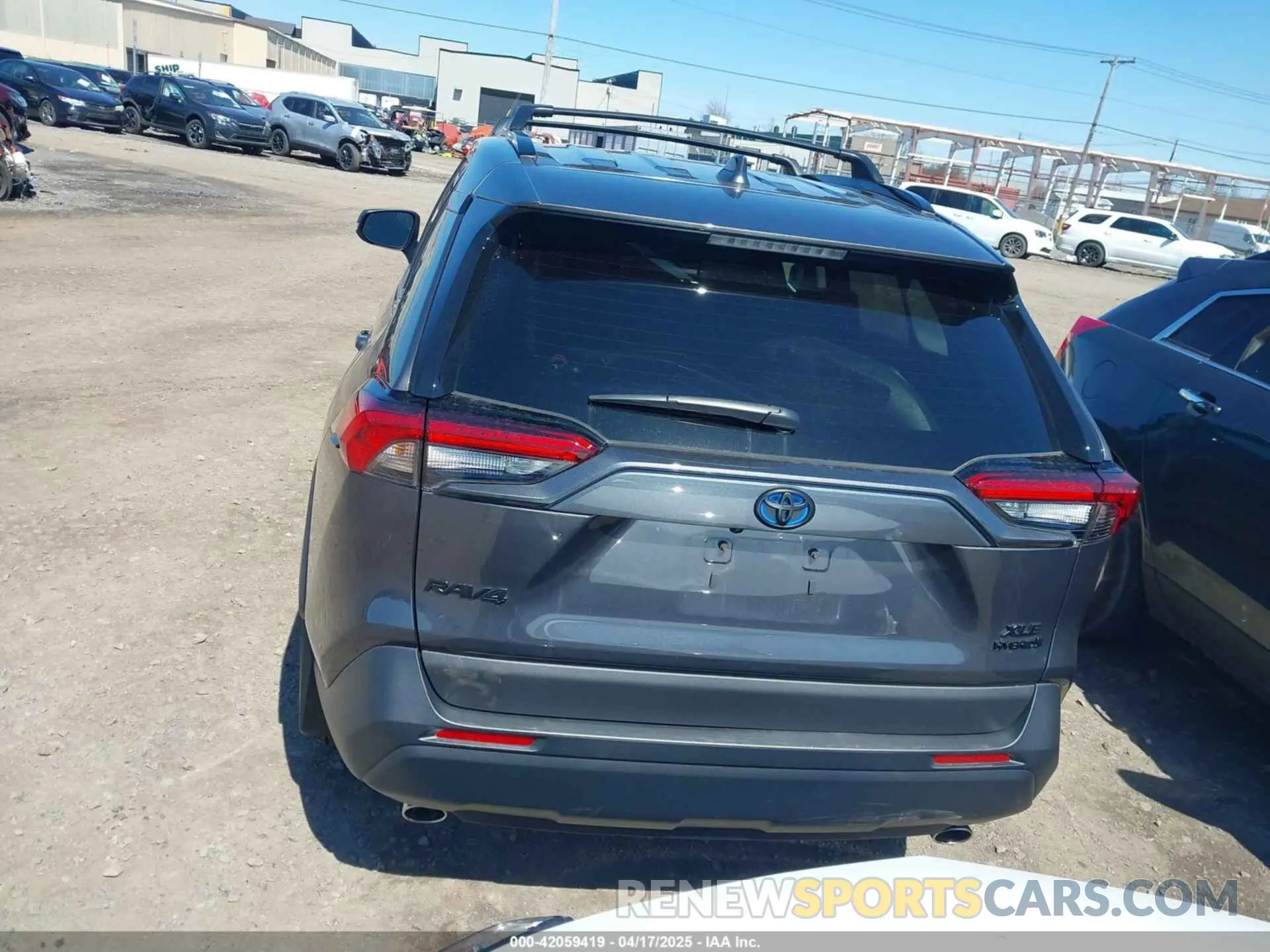 16 Photograph of a damaged car 2T3B6RFVXRW082567 TOYOTA RAV4 HYBRID 2024