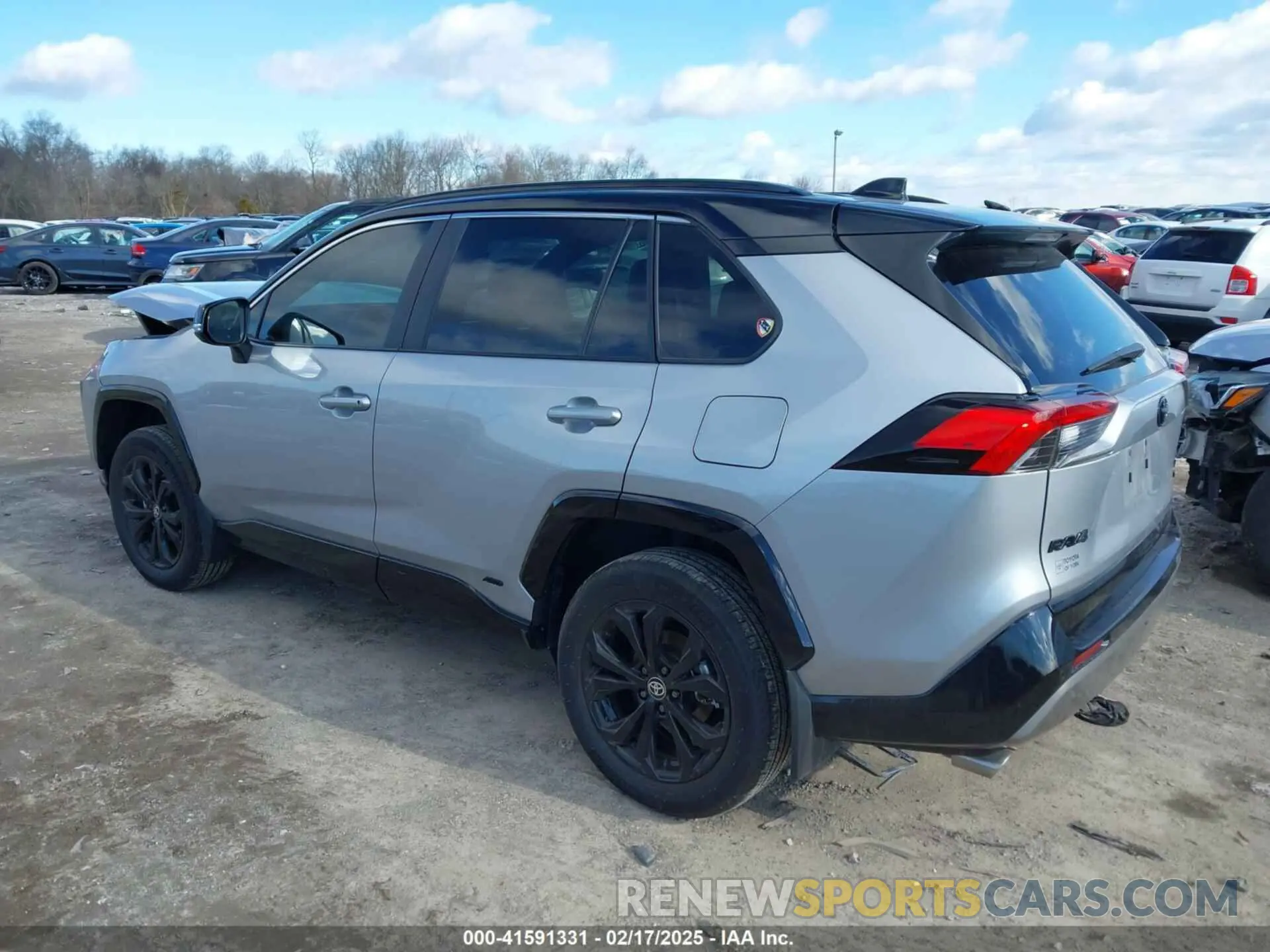 3 Фотография поврежденного автомобиля 2T3E6RFV0RW052121 TOYOTA RAV4 HYBRID 2024