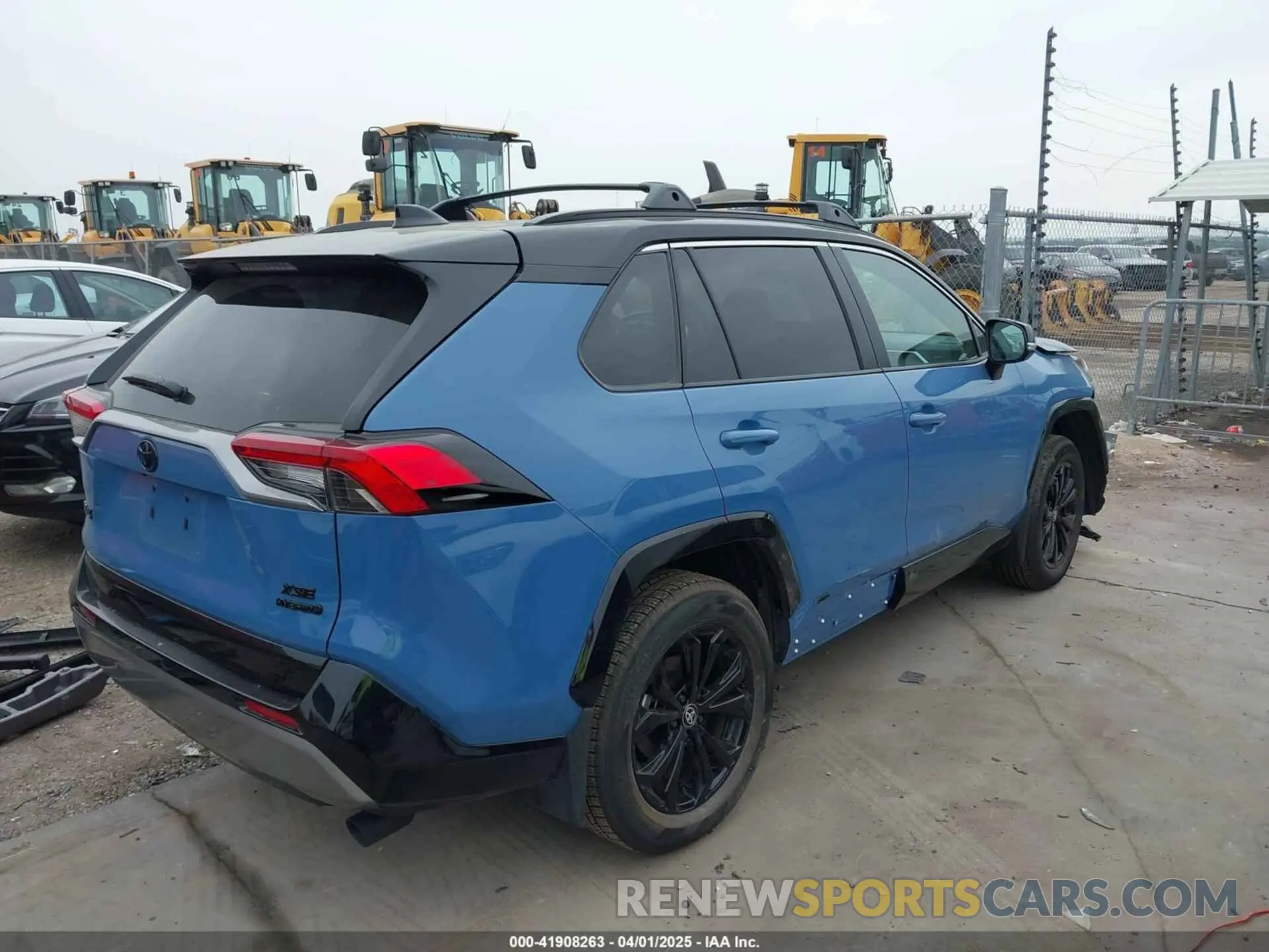 4 Photograph of a damaged car 2T3E6RFV2RW077120 TOYOTA RAV4 HYBRID 2024