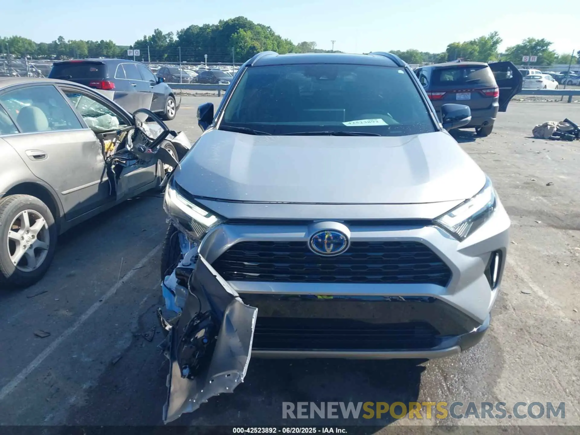 12 Фотография поврежденного автомобиля 2T3E6RFV3RW051836 TOYOTA RAV4 HYBRID 2024
