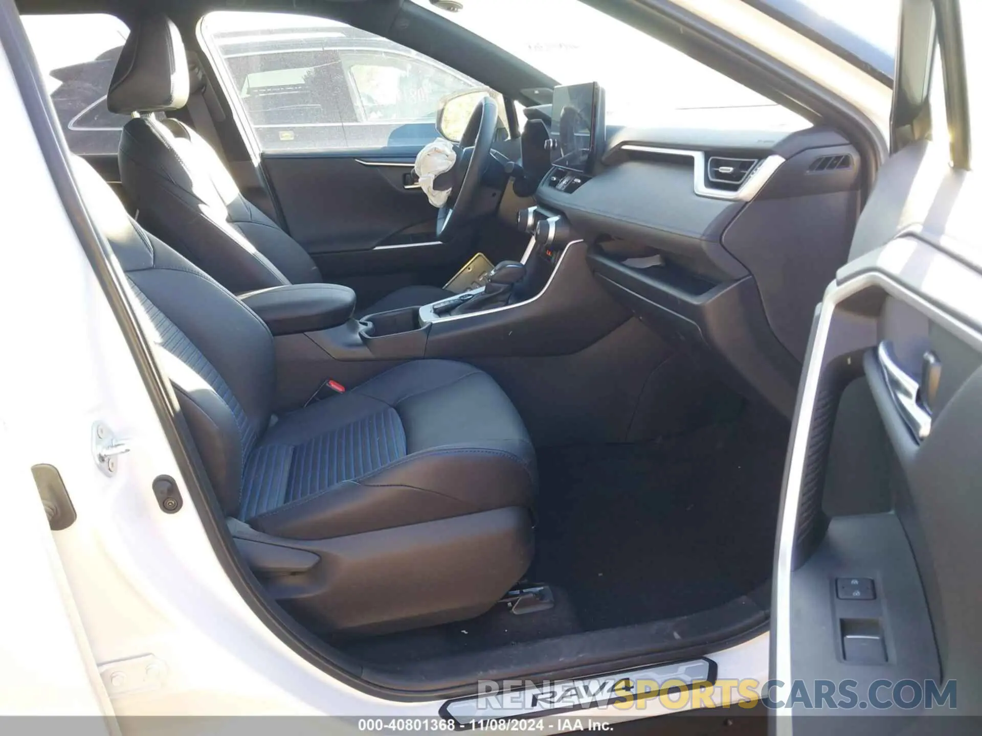 5 Photograph of a damaged car 2T3E6RFV3RW066899 TOYOTA RAV4 HYBRID 2024