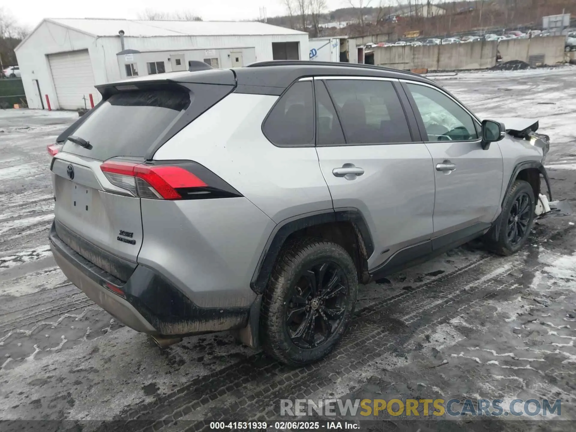 4 Photograph of a damaged car 2T3E6RFV9RW047225 TOYOTA RAV4 HYBRID 2024