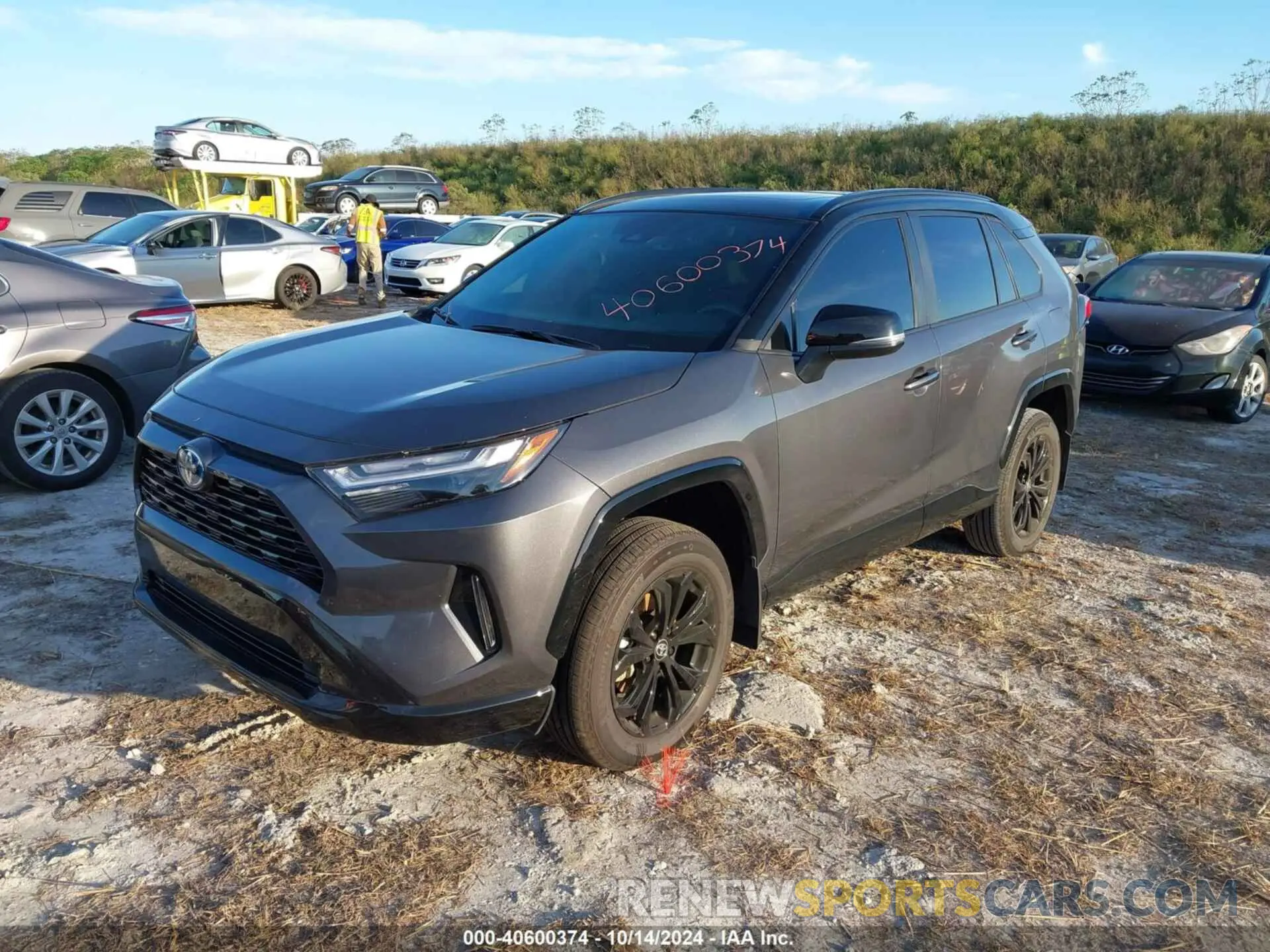 2 Photograph of a damaged car 2T3E6RFVXRW059318 TOYOTA RAV4 HYBRID 2024