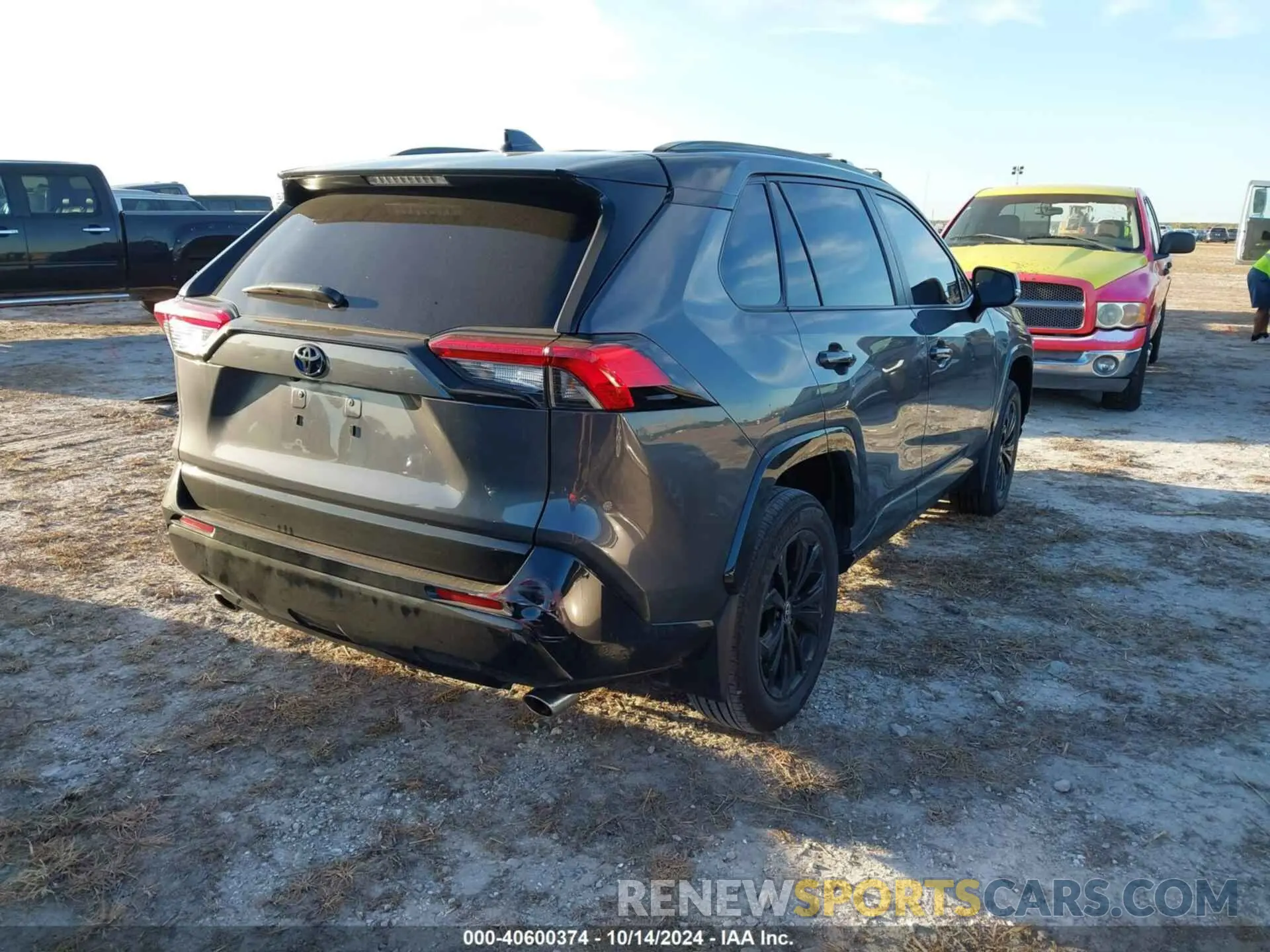 4 Photograph of a damaged car 2T3E6RFVXRW059318 TOYOTA RAV4 HYBRID 2024