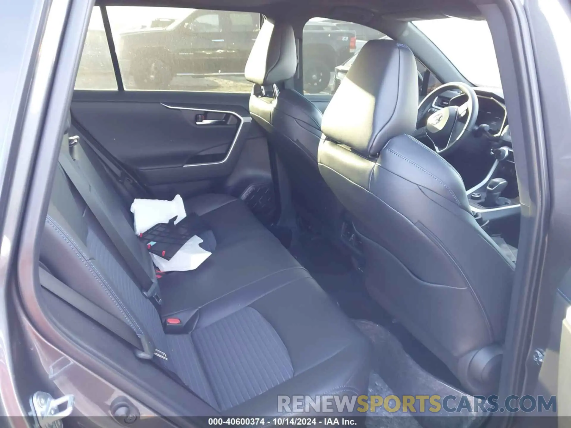 8 Photograph of a damaged car 2T3E6RFVXRW059318 TOYOTA RAV4 HYBRID 2024