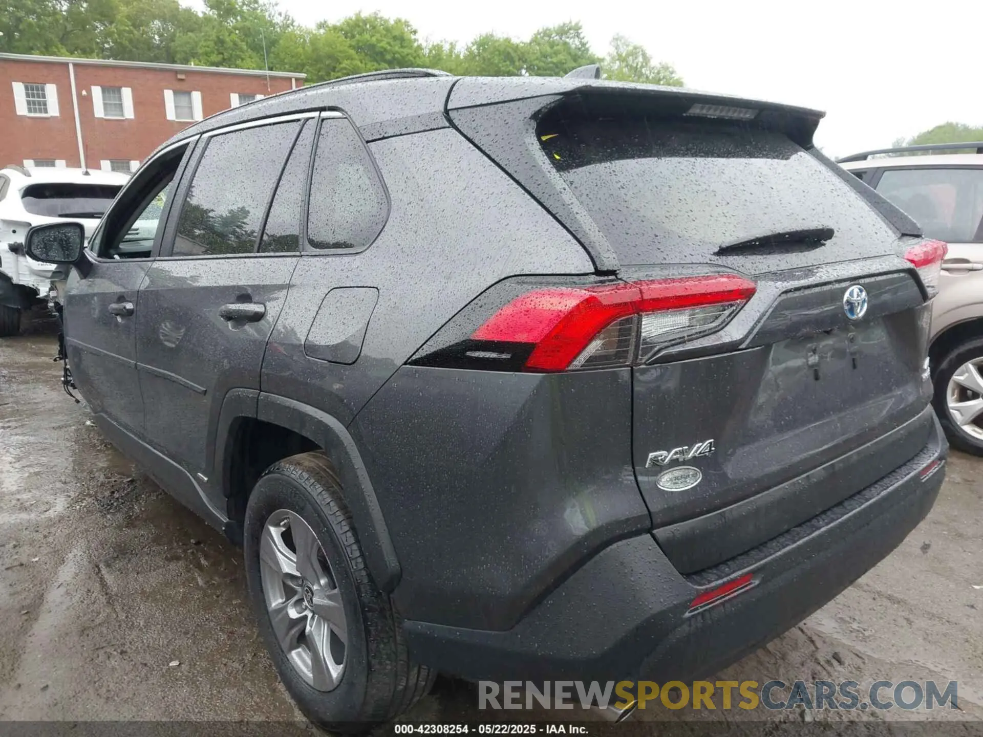 3 Фотография поврежденного автомобиля 2T3LWRFV0RW201327 TOYOTA RAV4 HYBRID 2024
