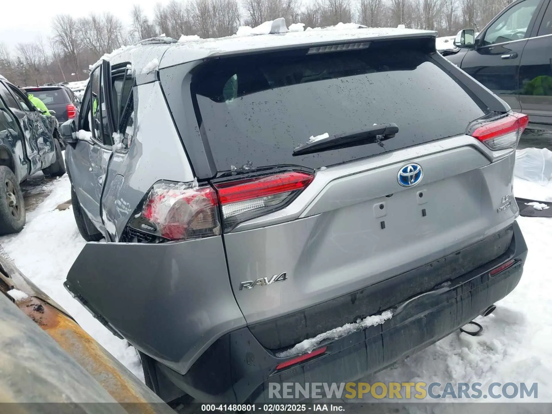 3 Photograph of a damaged car 2T3LWRFV7RW205116 TOYOTA RAV4 HYBRID 2024