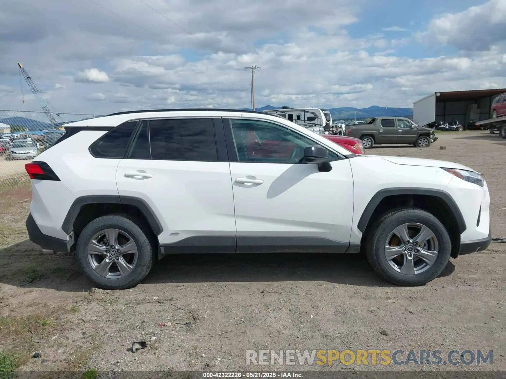 14 Photograph of a damaged car 2T3LWRFV7RW211398 TOYOTA RAV4 HYBRID 2024