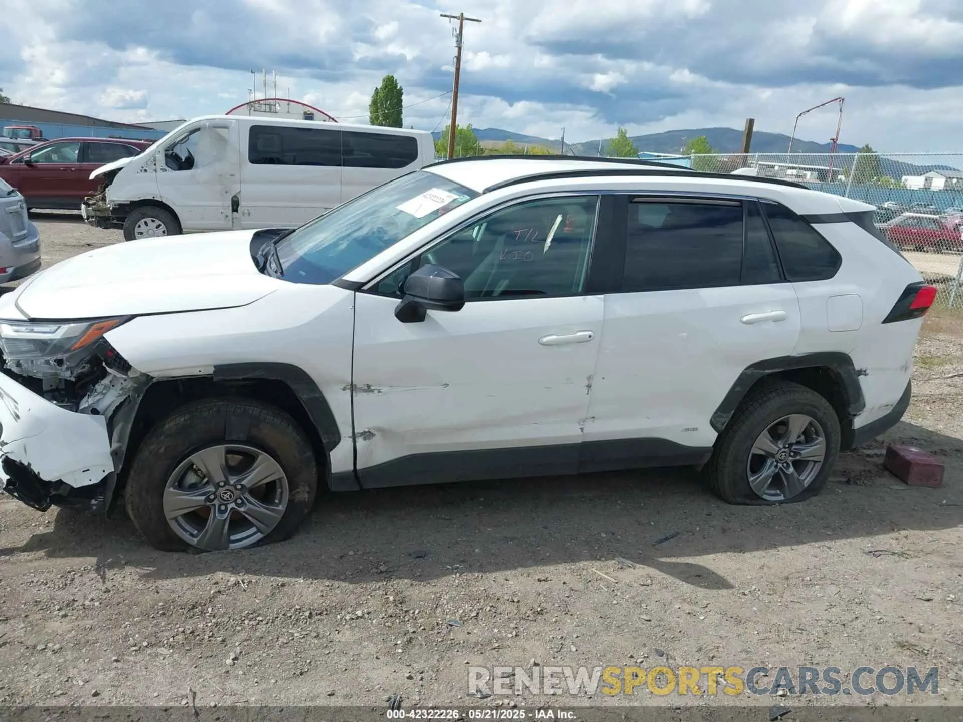 15 Photograph of a damaged car 2T3LWRFV7RW211398 TOYOTA RAV4 HYBRID 2024
