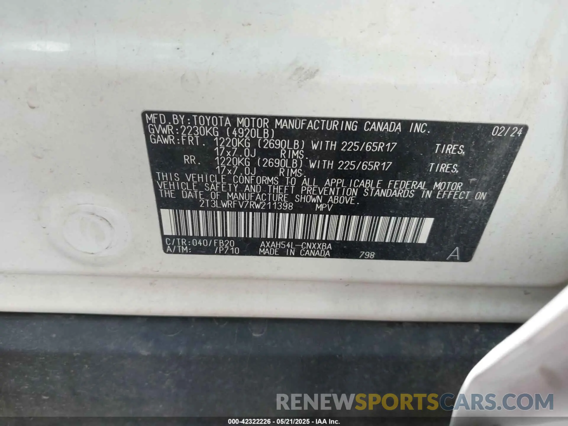9 Photograph of a damaged car 2T3LWRFV7RW211398 TOYOTA RAV4 HYBRID 2024