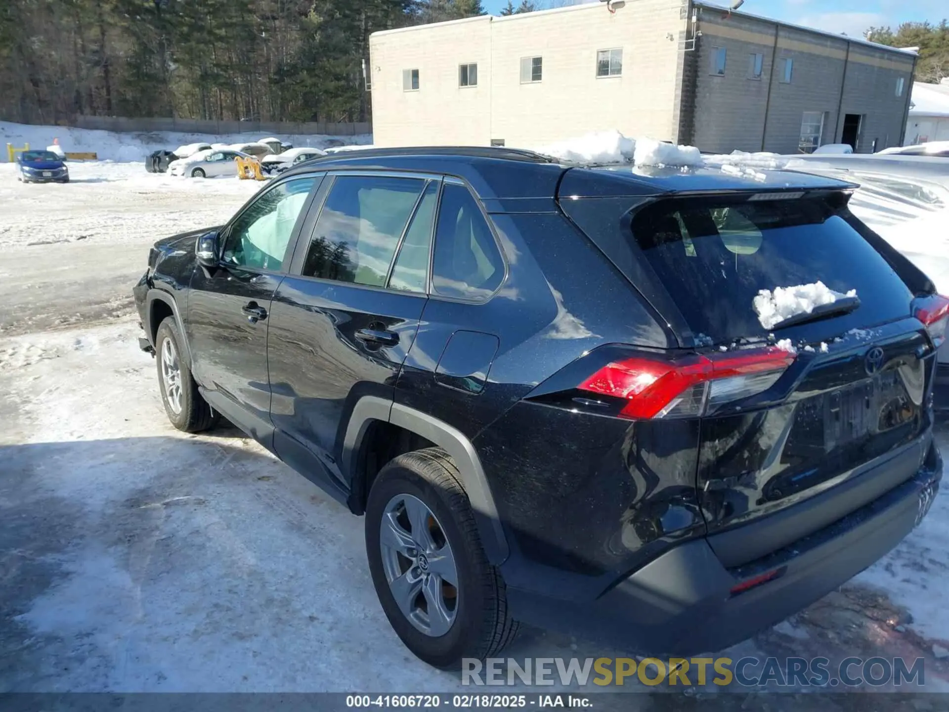 3 Фотография поврежденного автомобиля 2T3MWRFV7RW246074 TOYOTA RAV4 HYBRID 2024