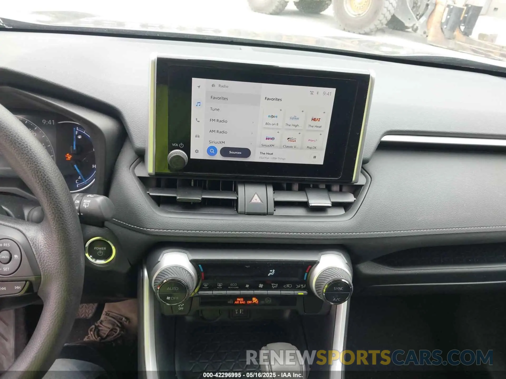 17 Фотография поврежденного автомобиля 2T3RWRFV0RW198374 TOYOTA RAV4 HYBRID 2024