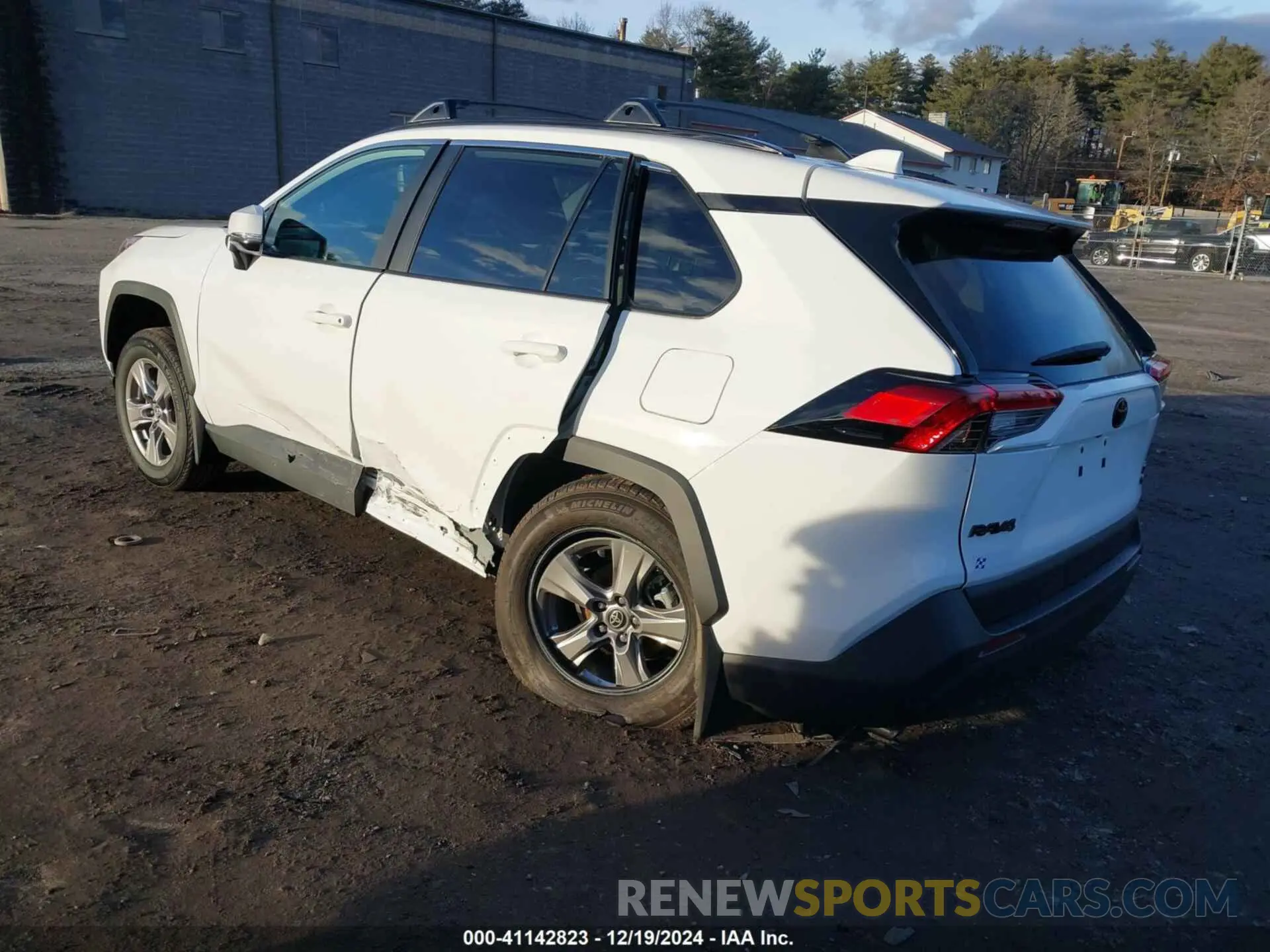 3 Photograph of a damaged car 2T3RWRFV0RW250781 TOYOTA RAV4 HYBRID 2024