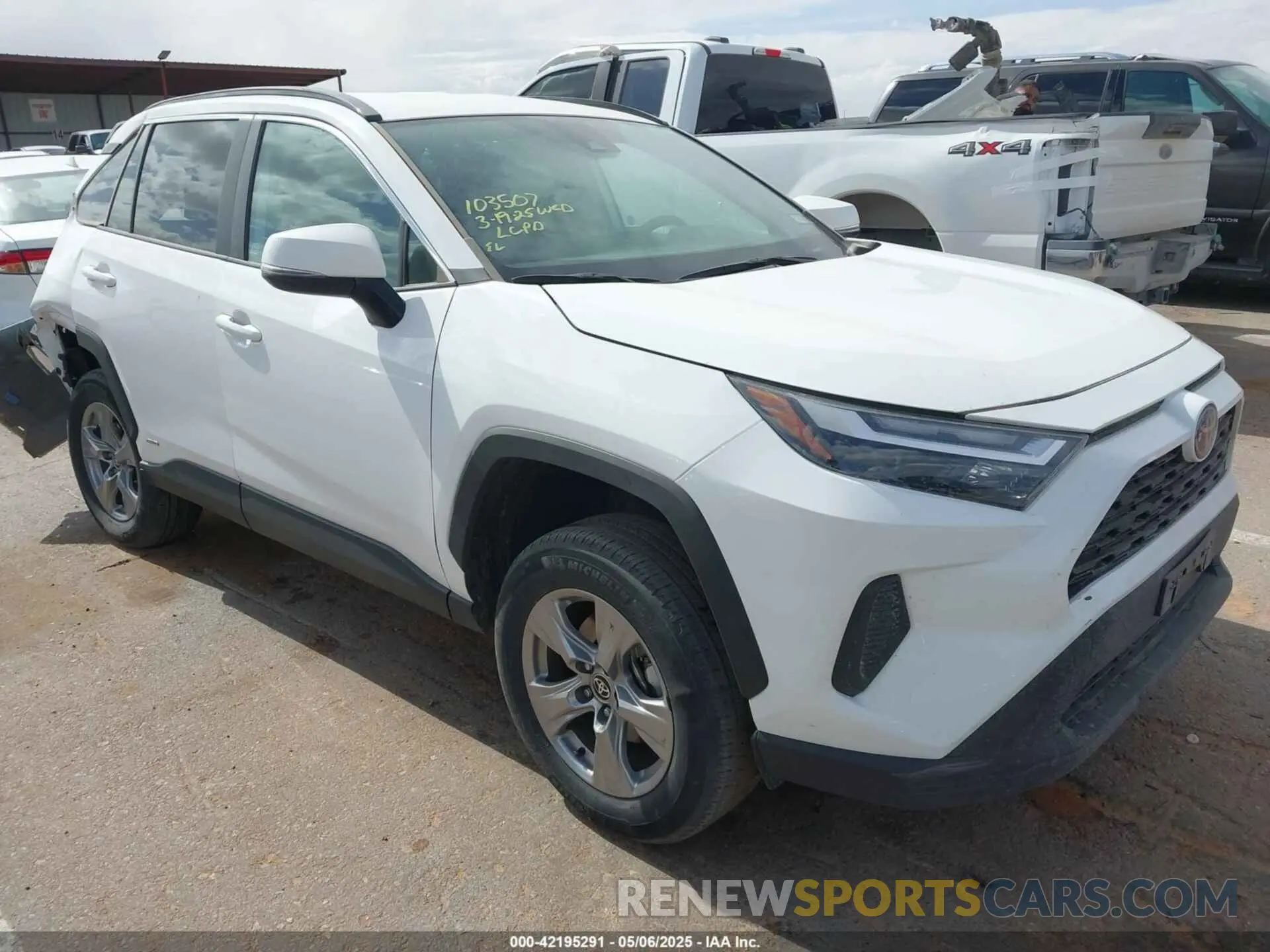 1 Фотография поврежденного автомобиля 2T3RWRFV1RW199646 TOYOTA RAV4 HYBRID 2024
