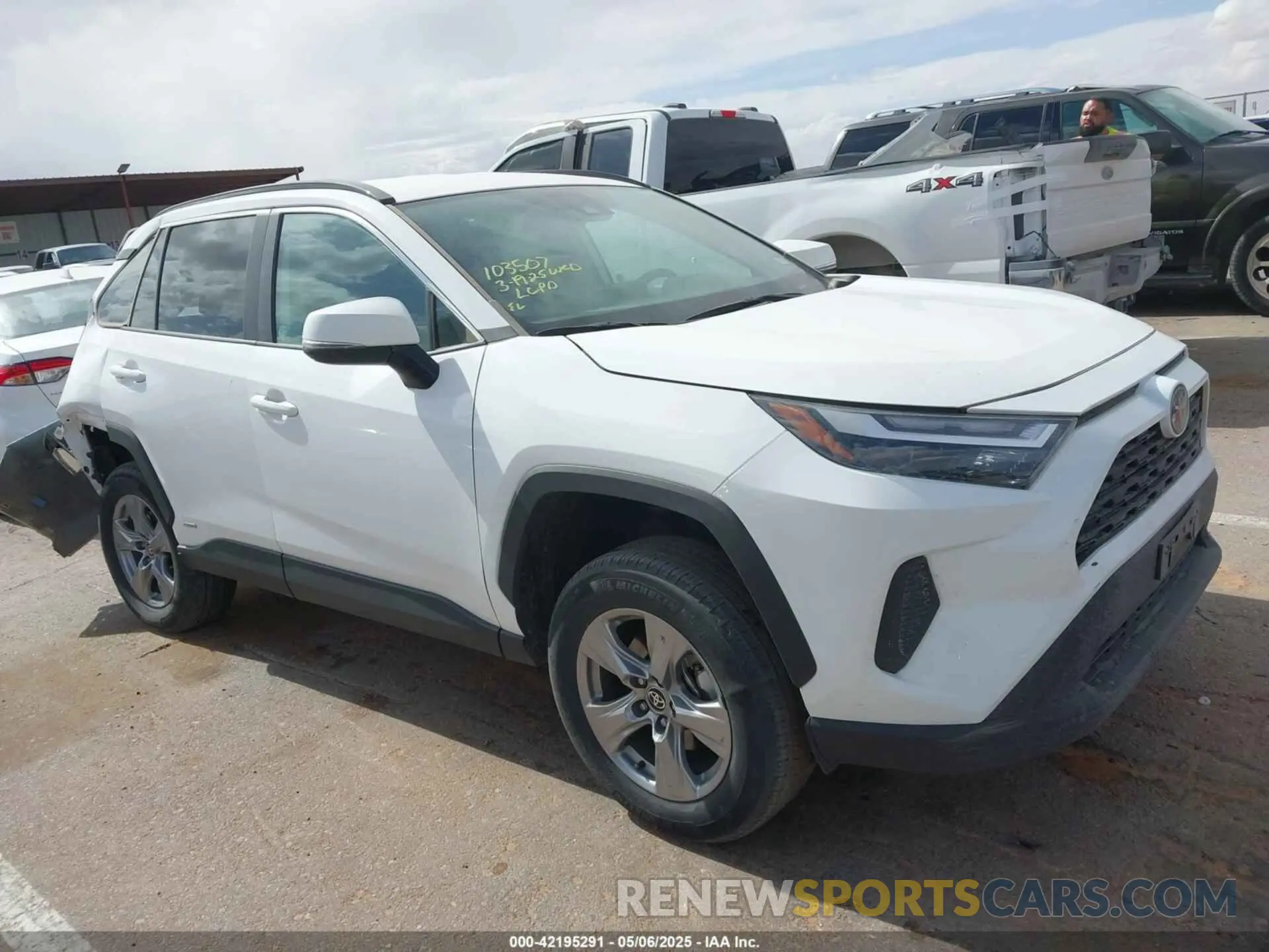 12 Фотография поврежденного автомобиля 2T3RWRFV1RW199646 TOYOTA RAV4 HYBRID 2024
