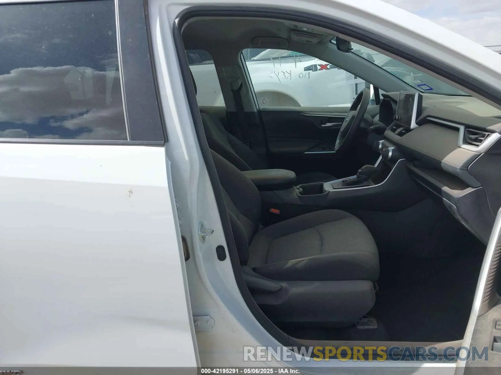 5 Фотография поврежденного автомобиля 2T3RWRFV1RW199646 TOYOTA RAV4 HYBRID 2024