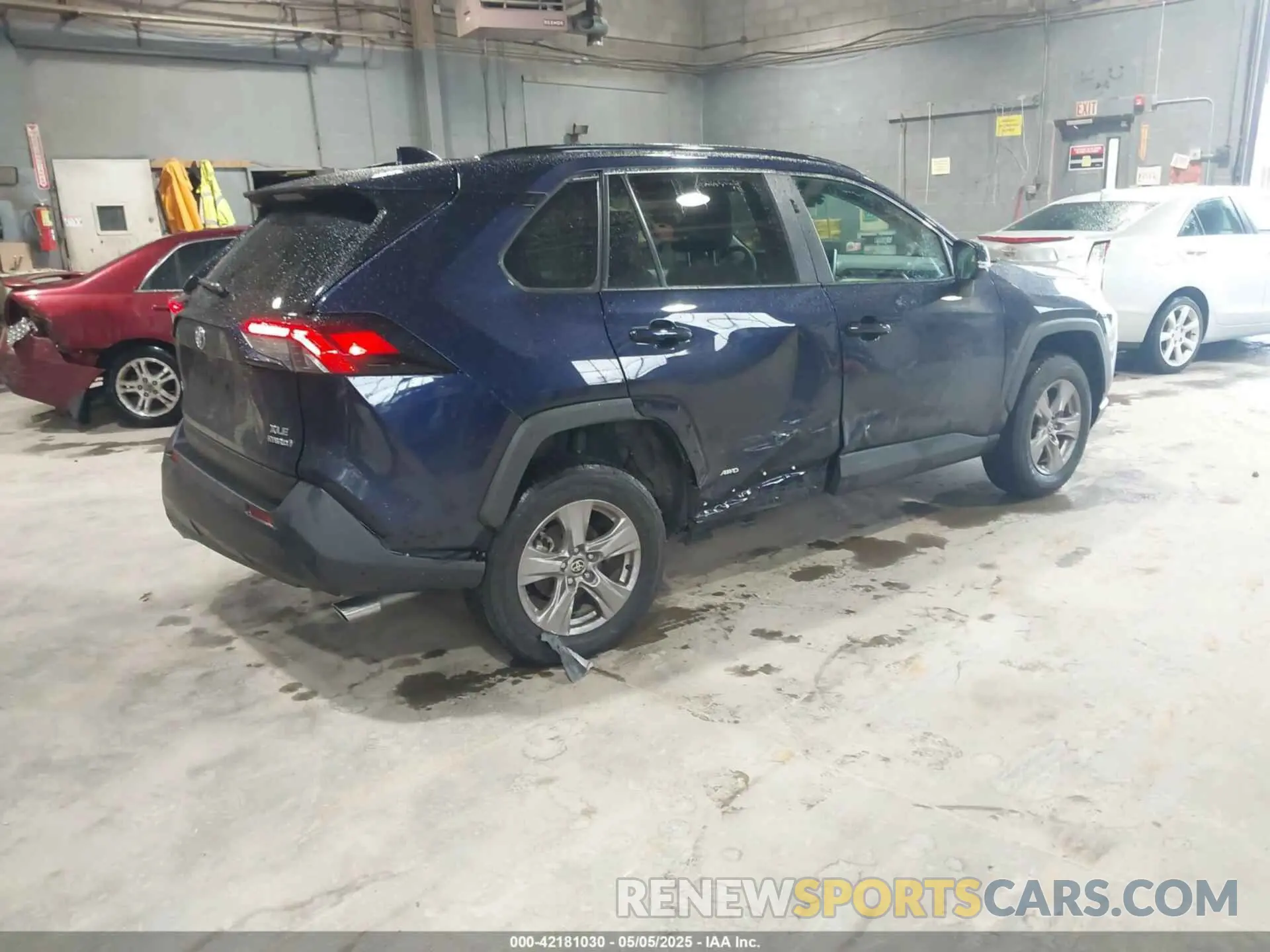 4 Фотография поврежденного автомобиля 2T3RWRFV1RW232855 TOYOTA RAV4 HYBRID 2024