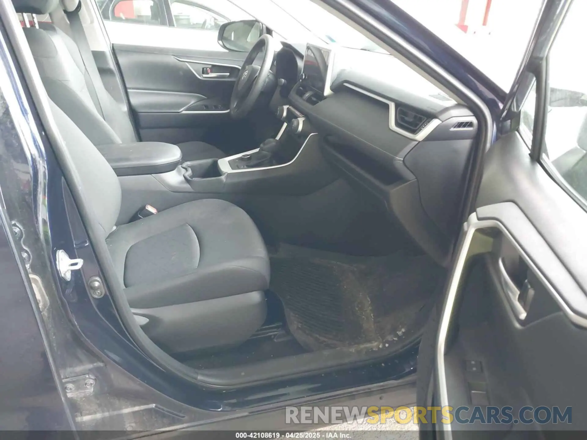 5 Photograph of a damaged car 2T3RWRFV1RW248876 TOYOTA RAV4 HYBRID 2024