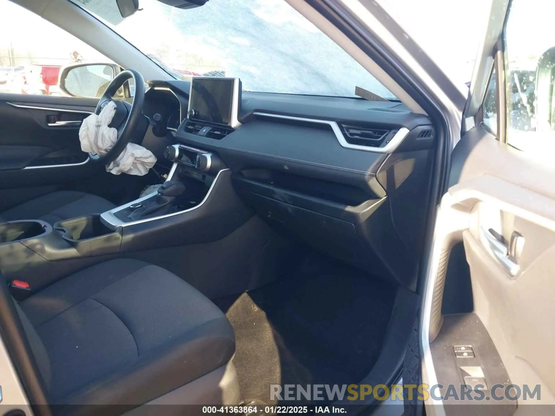 5 Photograph of a damaged car 2T3RWRFV4RW238732 TOYOTA RAV4 HYBRID 2024