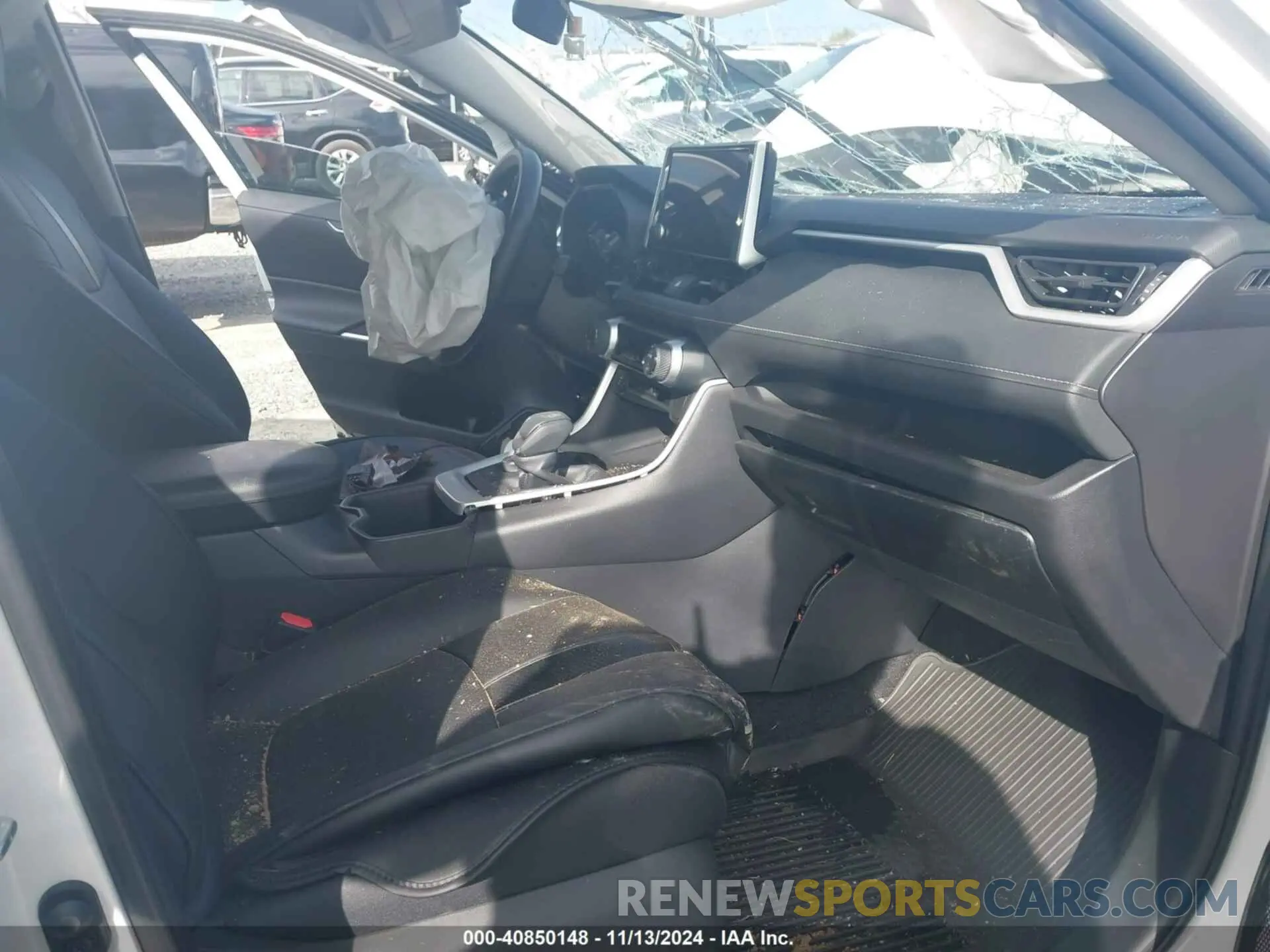5 Фотография поврежденного автомобиля 2T3RWRFV6RW201374 TOYOTA RAV4 HYBRID 2024