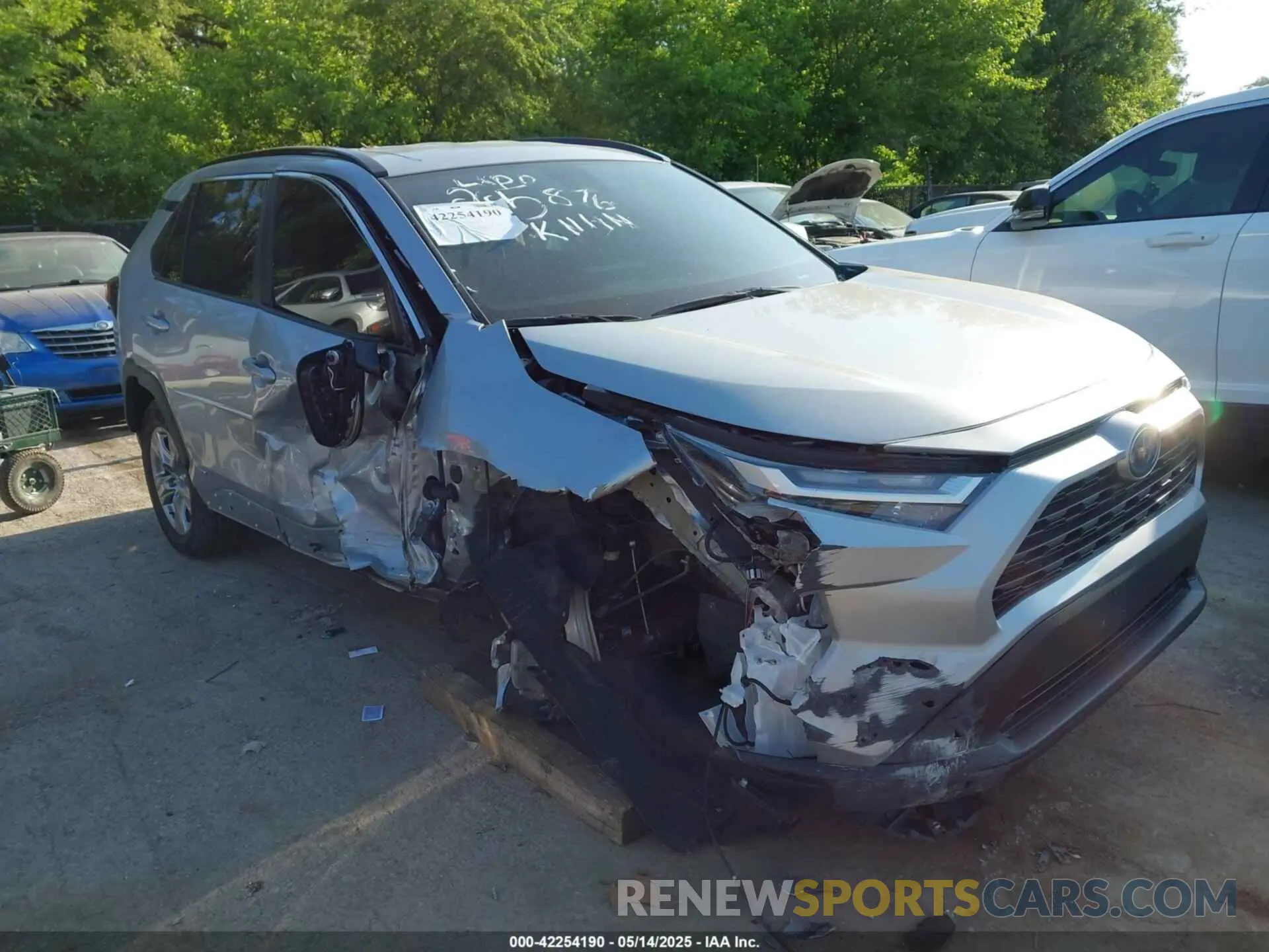1 Photograph of a damaged car 2T3RWRFV6RW216019 TOYOTA RAV4 HYBRID 2024