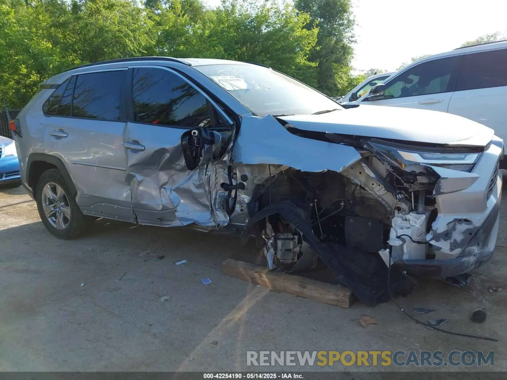 12 Photograph of a damaged car 2T3RWRFV6RW216019 TOYOTA RAV4 HYBRID 2024