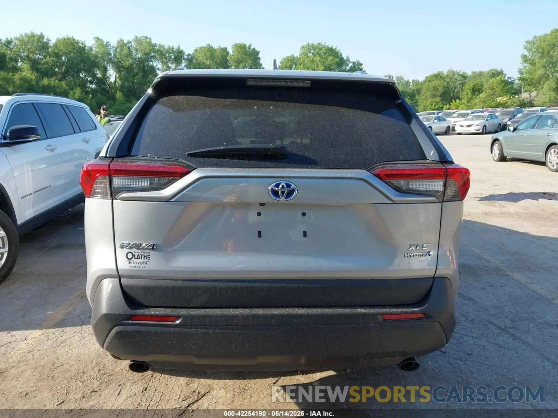 15 Photograph of a damaged car 2T3RWRFV6RW216019 TOYOTA RAV4 HYBRID 2024
