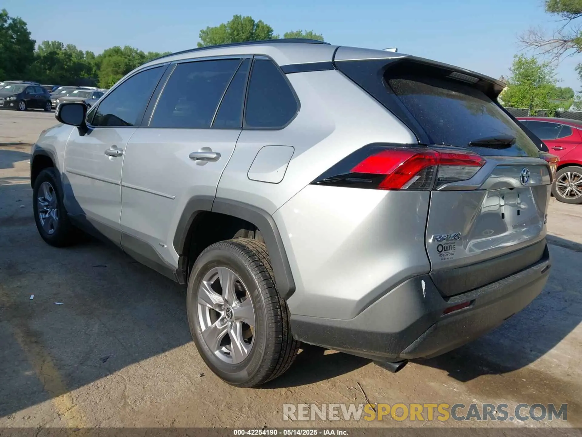 3 Photograph of a damaged car 2T3RWRFV6RW216019 TOYOTA RAV4 HYBRID 2024
