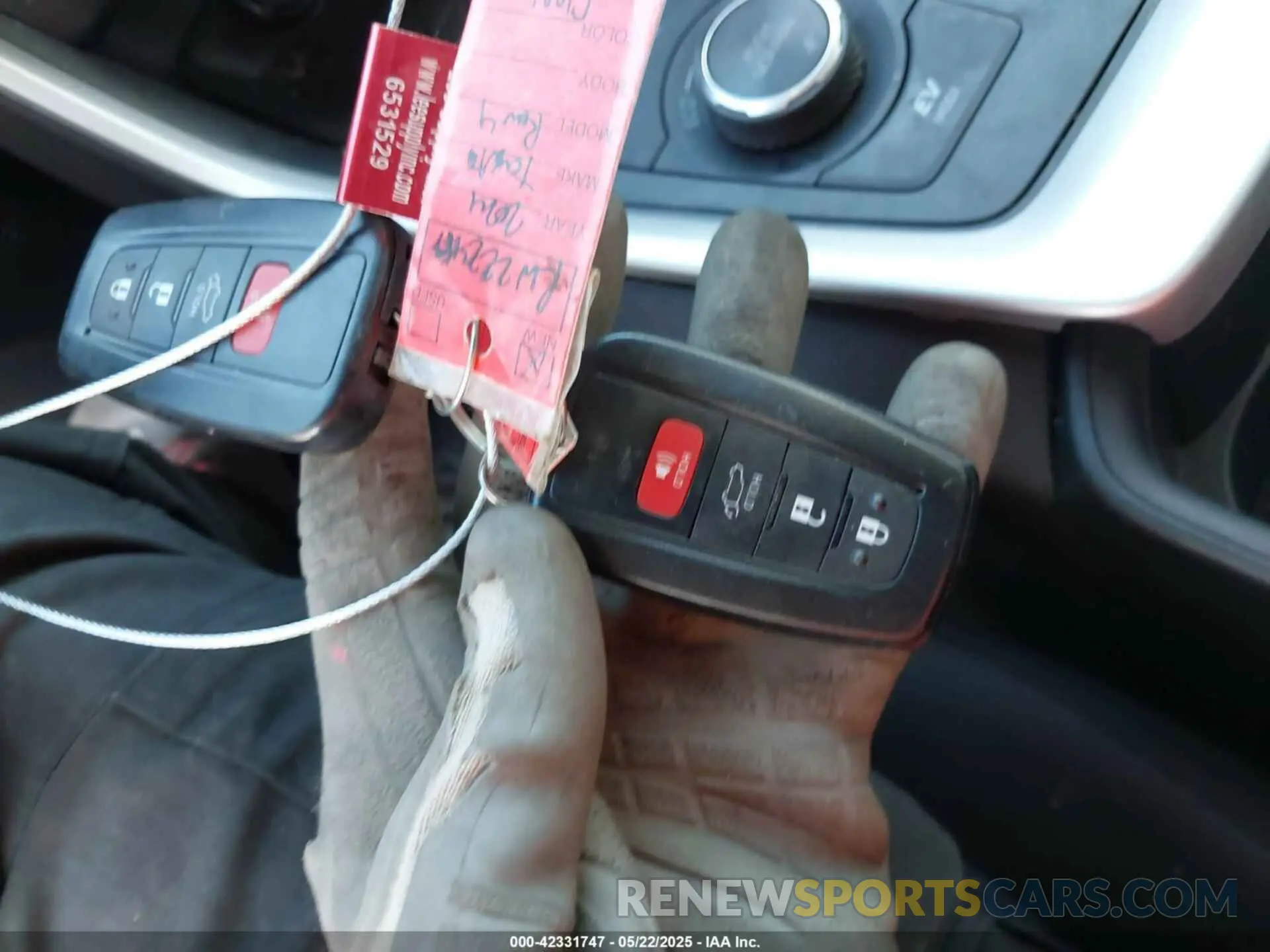 11 Photograph of a damaged car 2T3RWRFV7RW222489 TOYOTA RAV4 HYBRID 2024