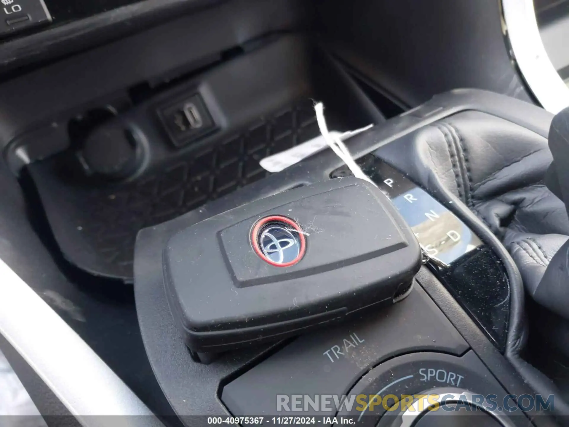 11 Photograph of a damaged car 2T3RWRFV8RW229838 TOYOTA RAV4 HYBRID 2024