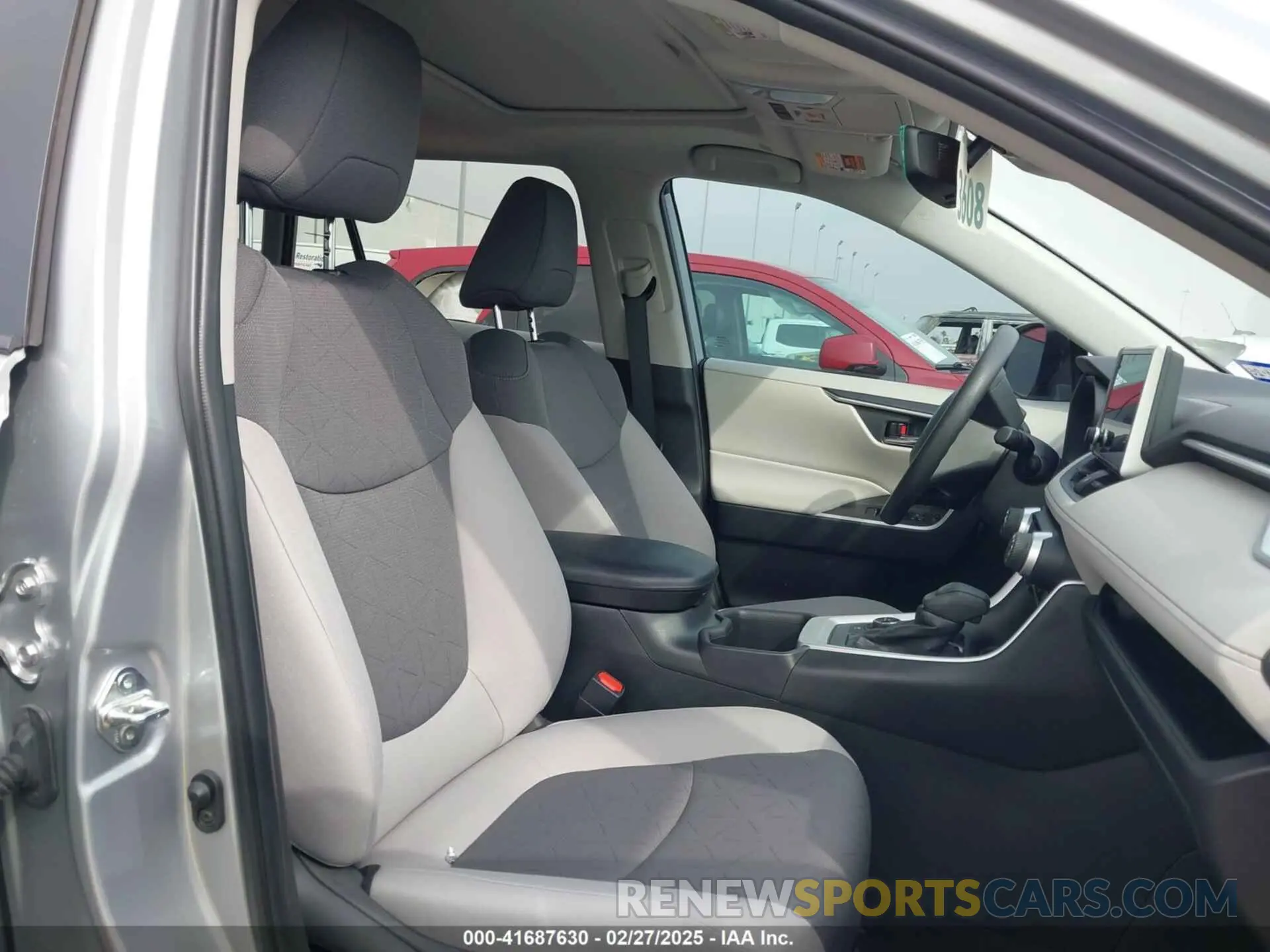 5 Photograph of a damaged car 2T3RWRFVXRW201958 TOYOTA RAV4 HYBRID 2024