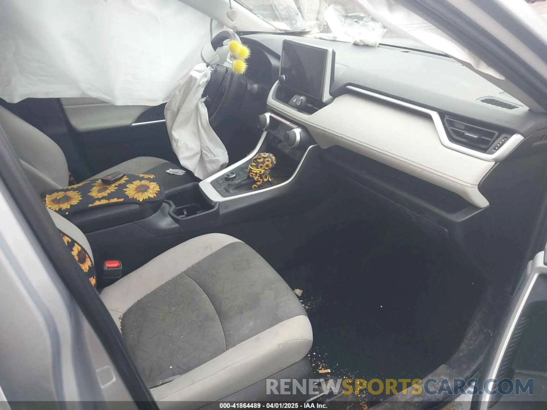 5 Photograph of a damaged car 2T3RWRFVXRW237875 TOYOTA RAV4 HYBRID 2024