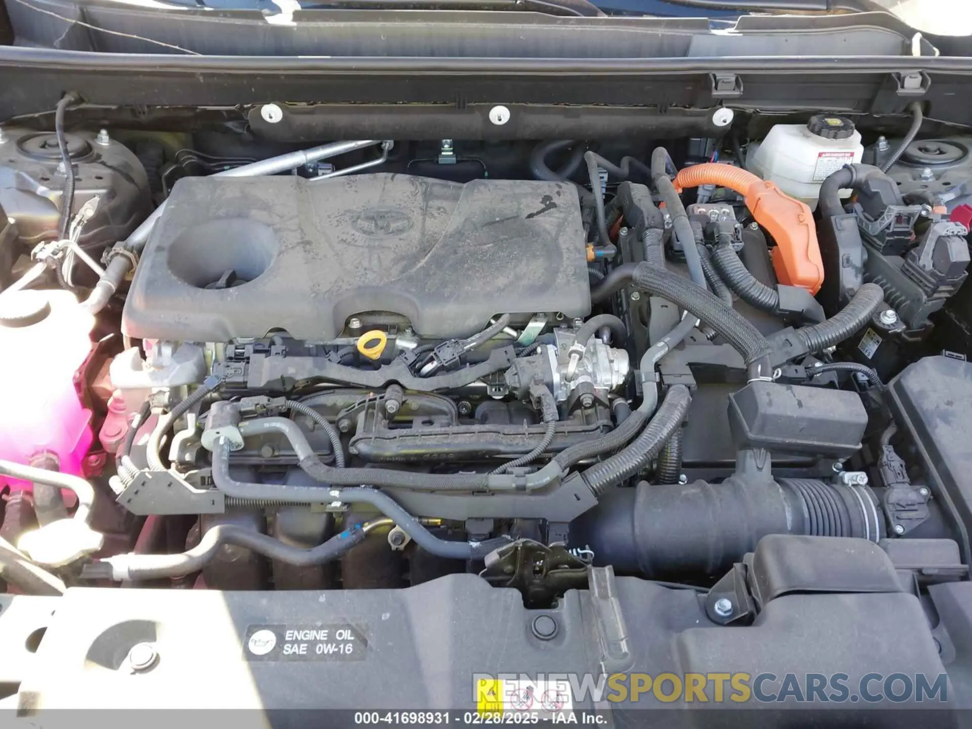 10 Photograph of a damaged car 2T3T6RFV0RW051283 TOYOTA RAV4 HYBRID 2024