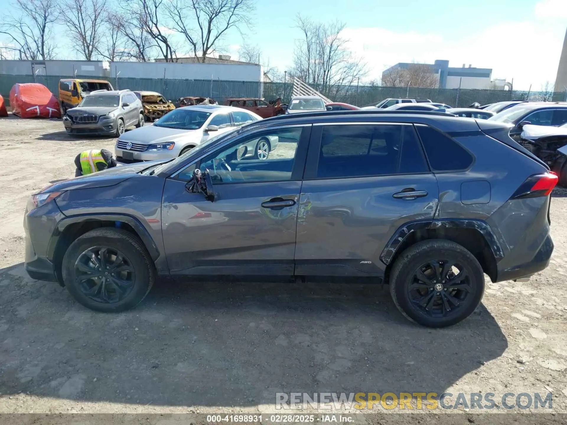 15 Photograph of a damaged car 2T3T6RFV0RW051283 TOYOTA RAV4 HYBRID 2024