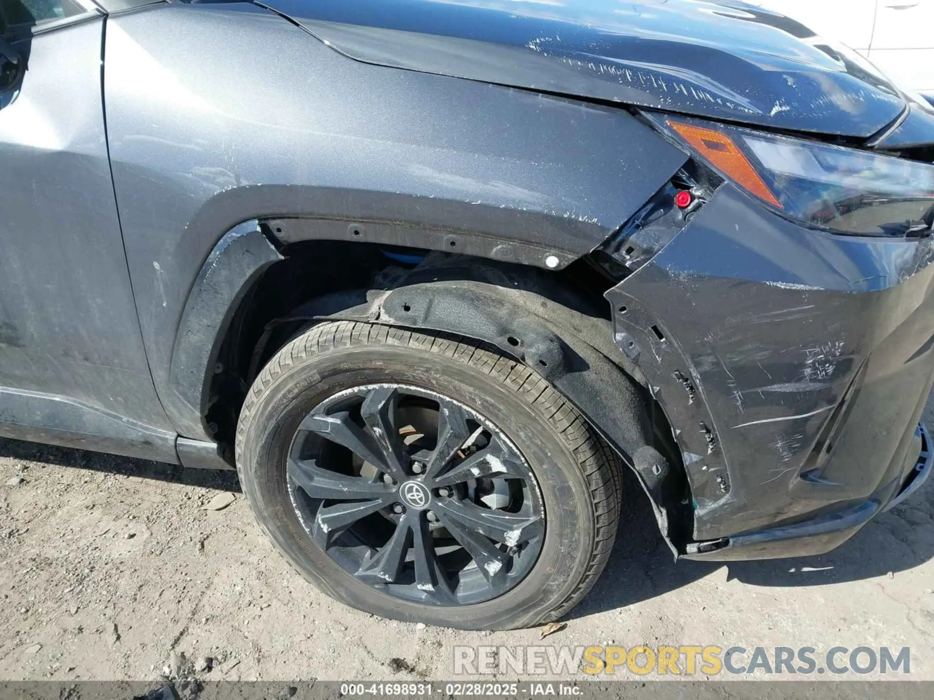6 Photograph of a damaged car 2T3T6RFV0RW051283 TOYOTA RAV4 HYBRID 2024