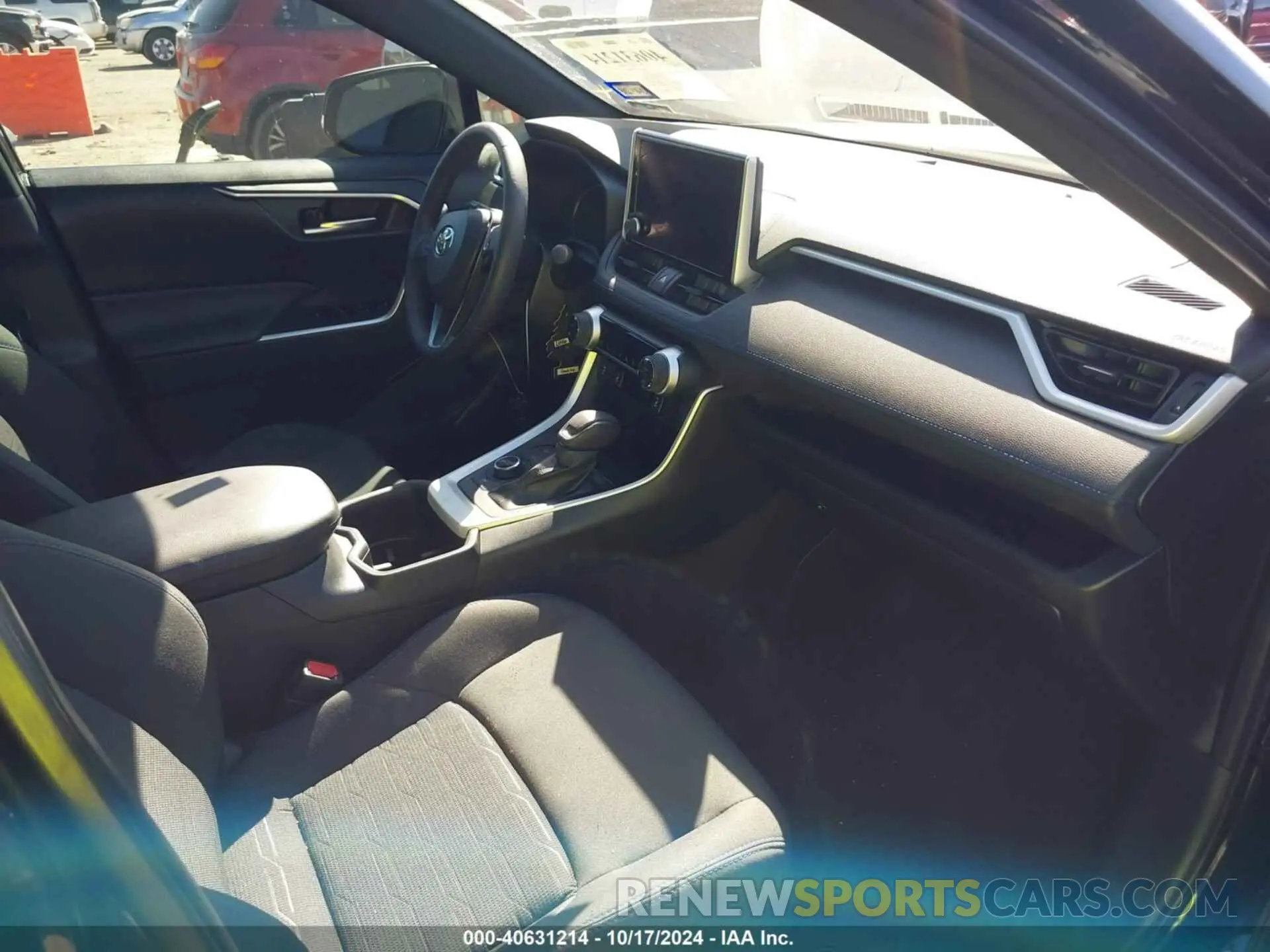 5 Photograph of a damaged car 2T3T6RFV1RW057030 TOYOTA RAV4 HYBRID 2024
