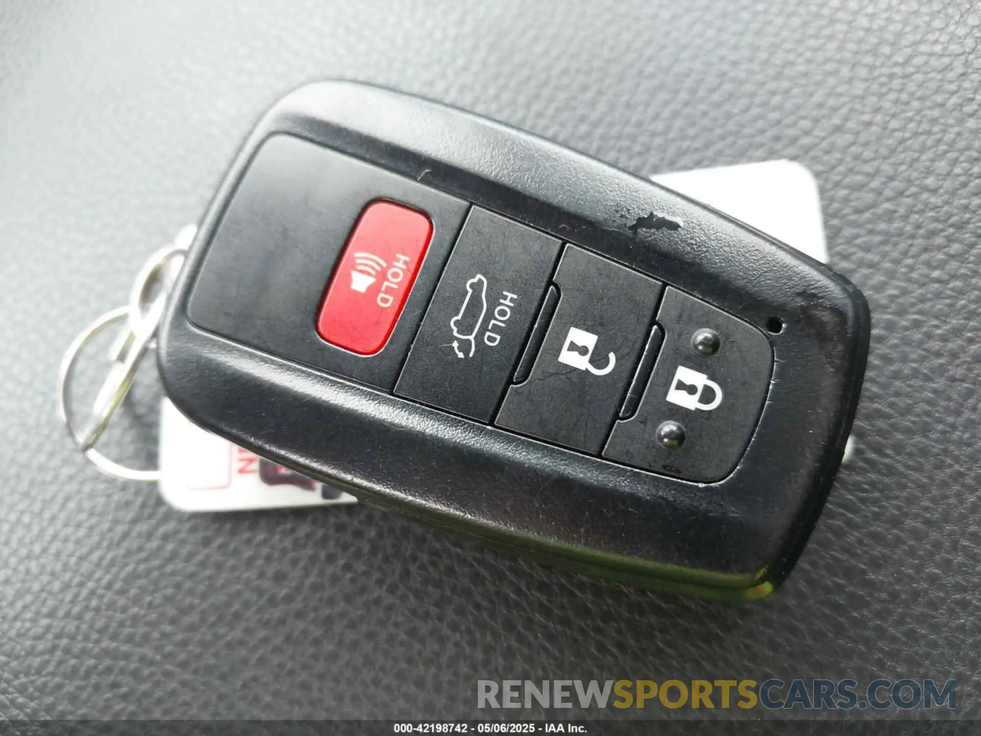 11 Photograph of a damaged car 2T3T6RFV3RW066117 TOYOTA RAV4 HYBRID 2024