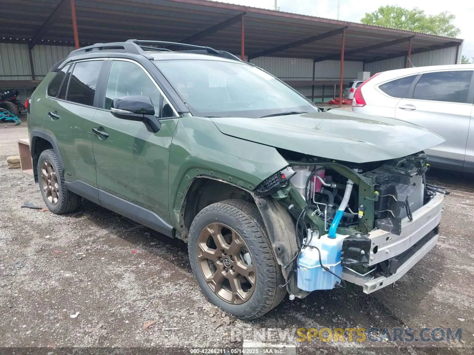 1 Фотография поврежденного автомобиля 2T3UWRFV4RW219138 TOYOTA RAV4 HYBRID 2024
