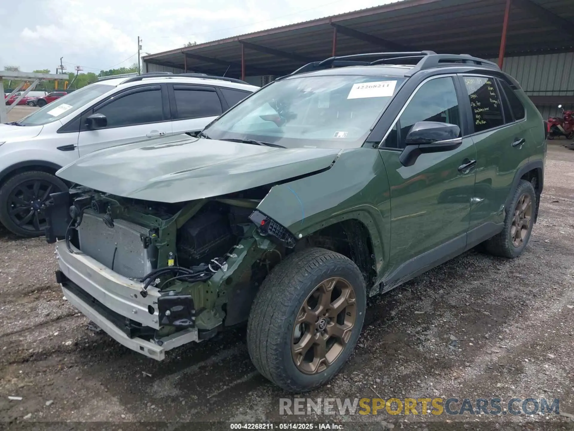 2 Фотография поврежденного автомобиля 2T3UWRFV4RW219138 TOYOTA RAV4 HYBRID 2024