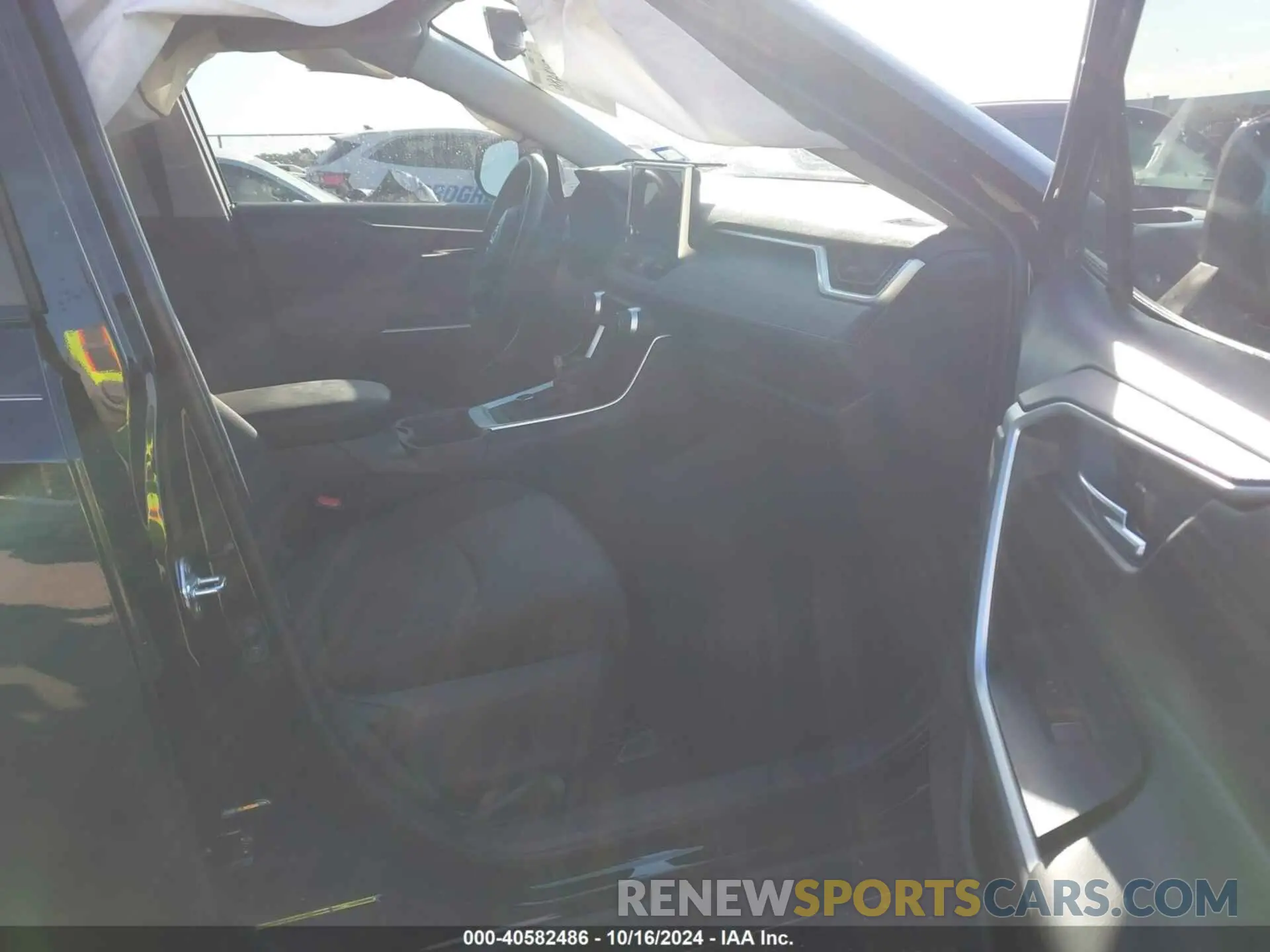 5 Photograph of a damaged car 2T3UWRFV6RW222719 TOYOTA RAV4 HYBRID 2024