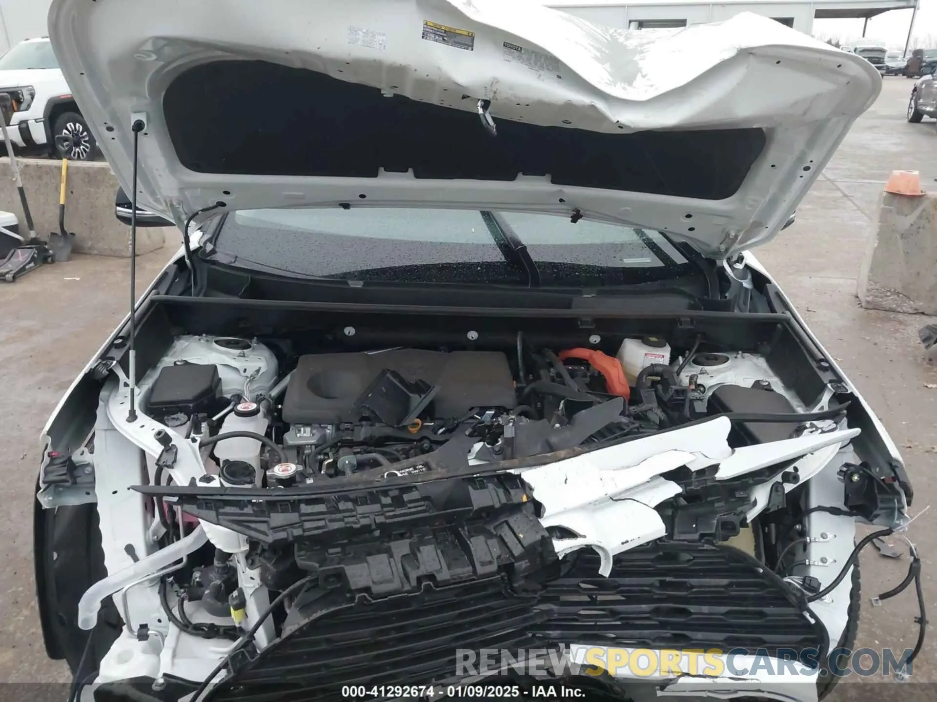 10 Photograph of a damaged car 2T3UWRFV6RW235390 TOYOTA RAV4 HYBRID 2024
