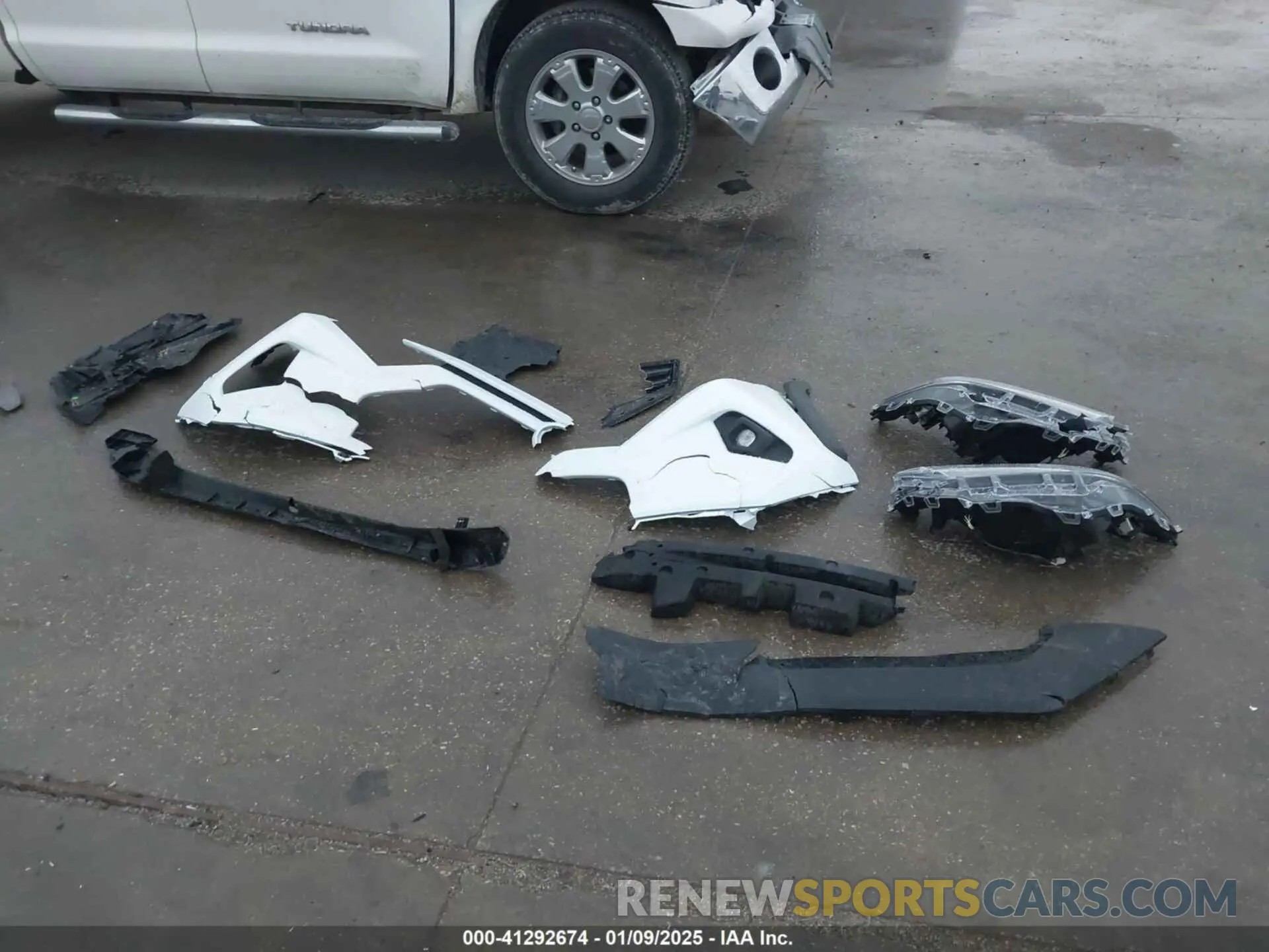 12 Photograph of a damaged car 2T3UWRFV6RW235390 TOYOTA RAV4 HYBRID 2024