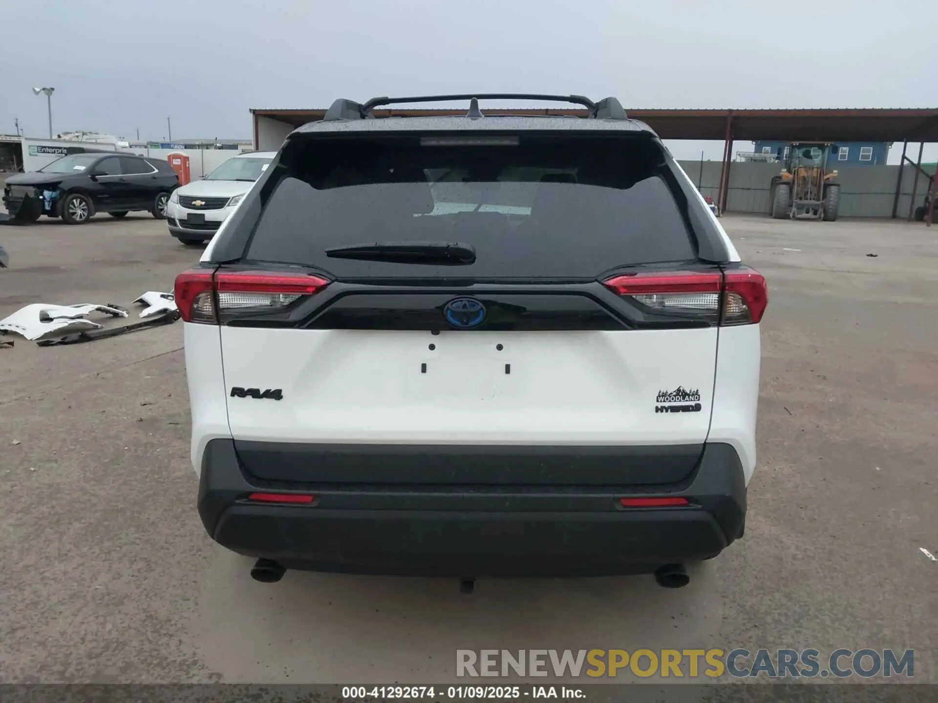 17 Photograph of a damaged car 2T3UWRFV6RW235390 TOYOTA RAV4 HYBRID 2024