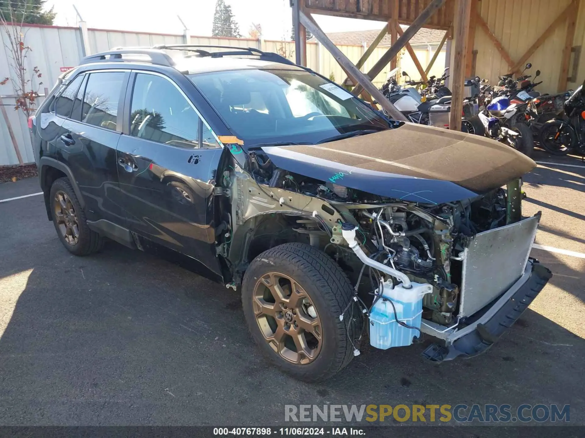 1 Photograph of a damaged car 2T3UWRFV8RW195748 TOYOTA RAV4 HYBRID 2024