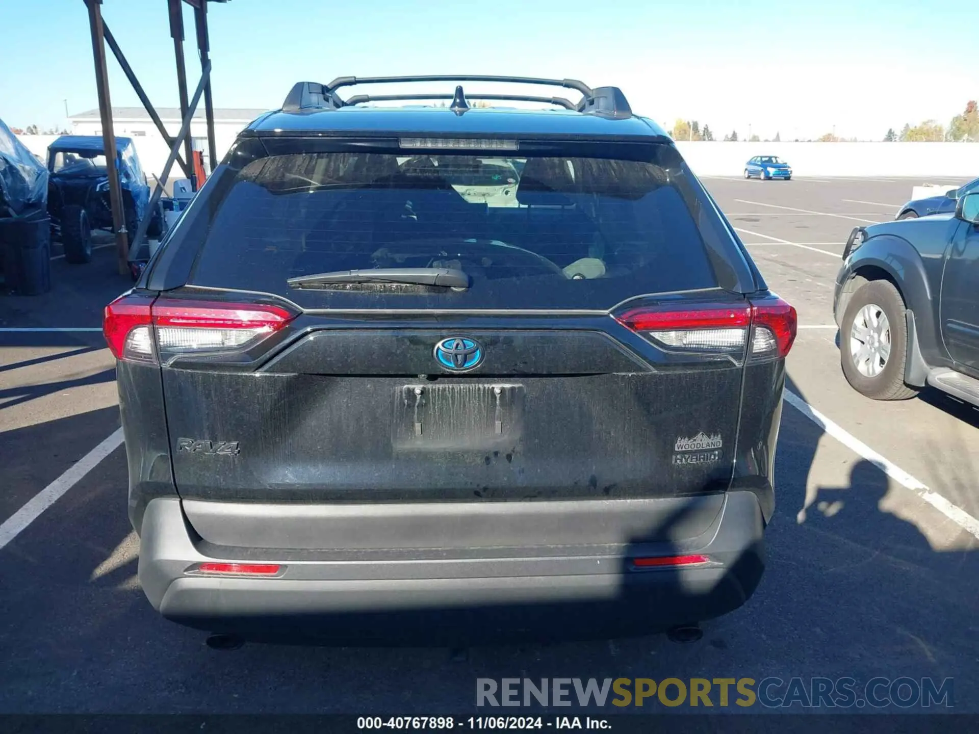 17 Photograph of a damaged car 2T3UWRFV8RW195748 TOYOTA RAV4 HYBRID 2024