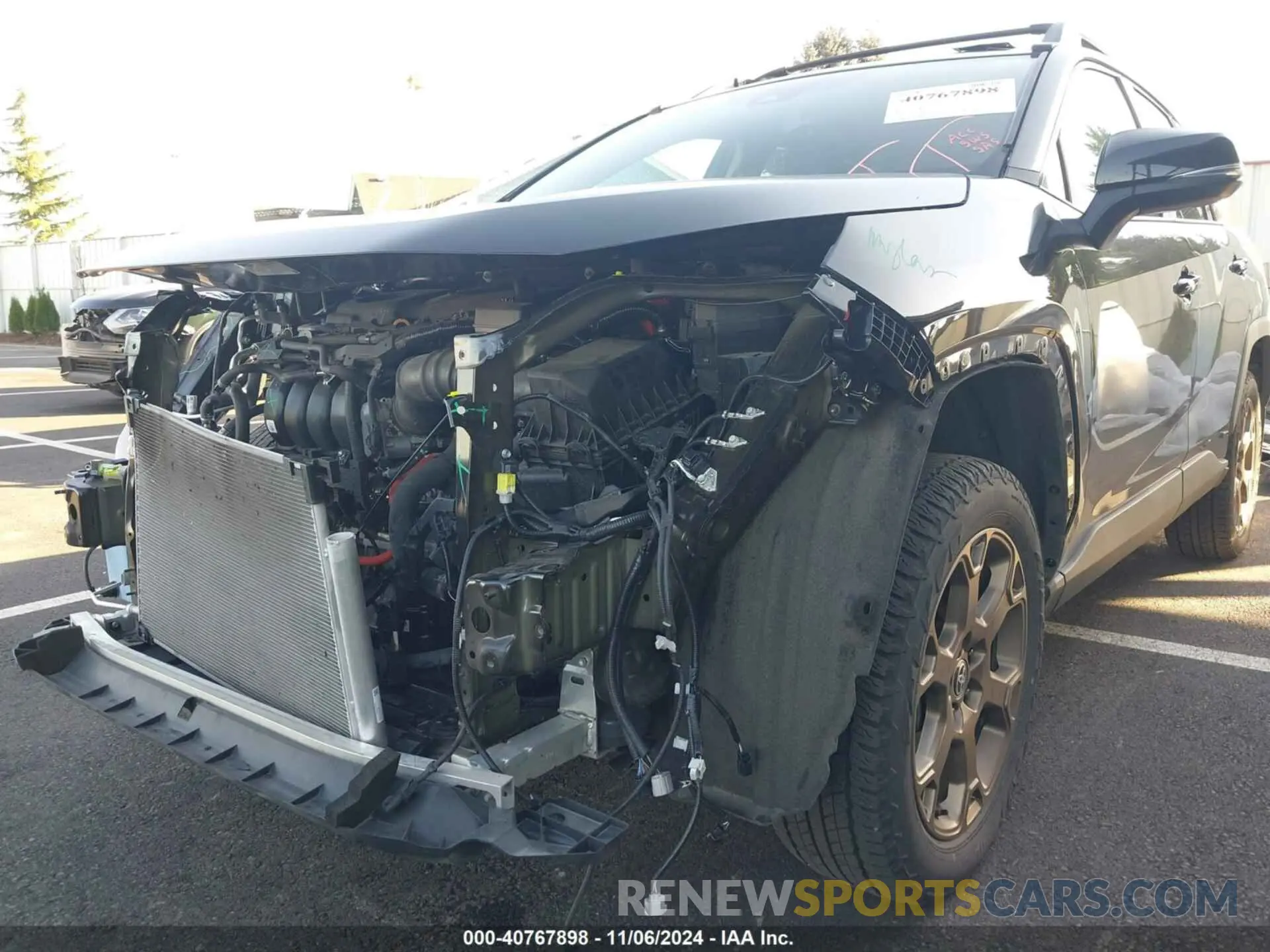18 Photograph of a damaged car 2T3UWRFV8RW195748 TOYOTA RAV4 HYBRID 2024